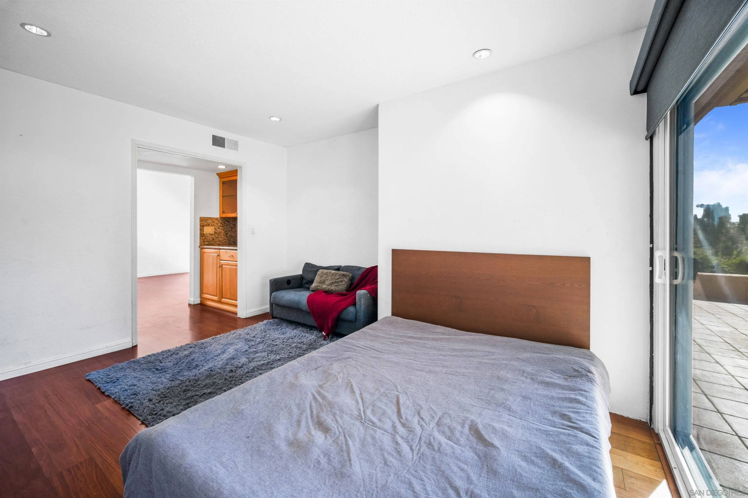 La Jolla, California 92037, United States, 4 Bedrooms Bedrooms, ,4 BathroomsBathrooms,Residential,Pending,16459