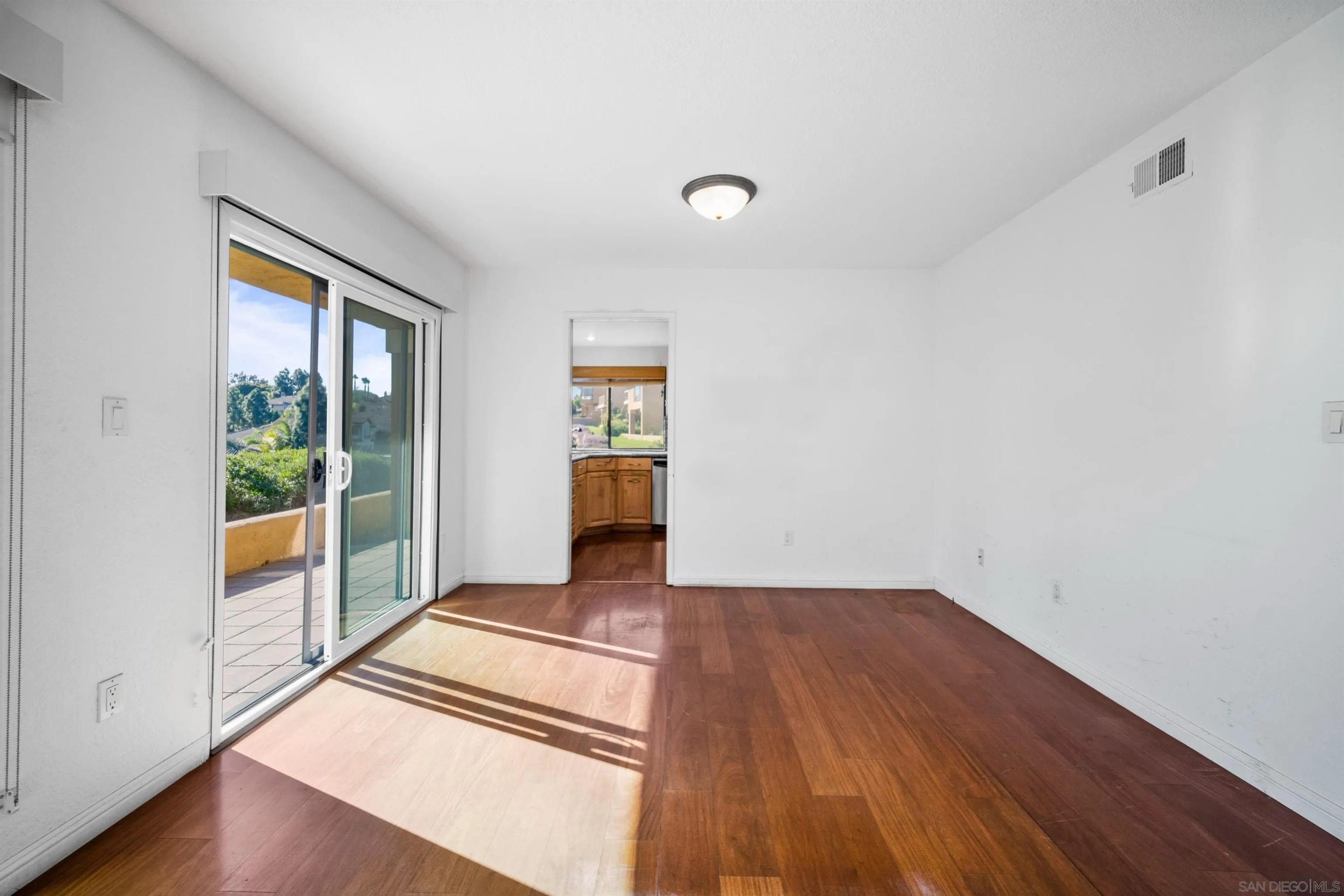 La Jolla, California 92037, United States, 4 Bedrooms Bedrooms, ,4 BathroomsBathrooms,Residential,Pending,16459