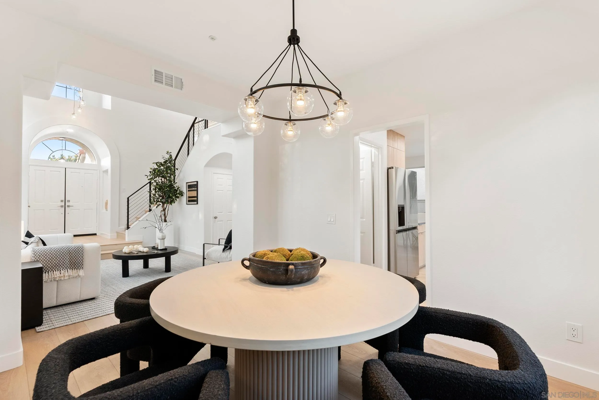 Escondido, California 92026, United States, 4 Bedrooms Bedrooms, ,3 BathroomsBathrooms,Residential,Active,107170