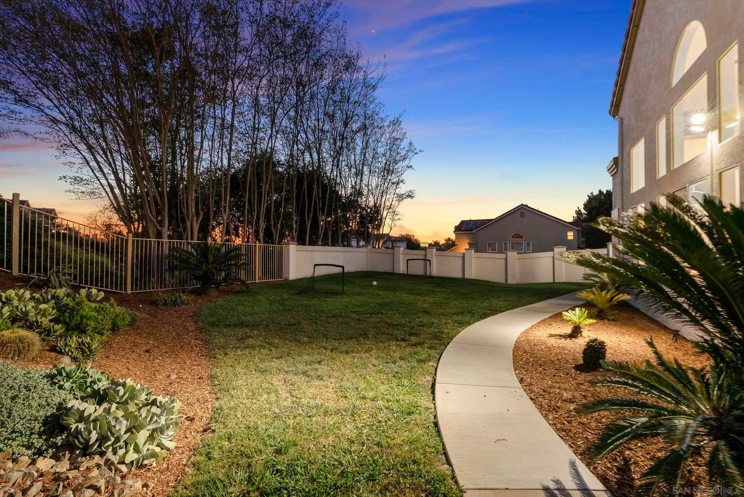 Escondido, California 92026, United States, 4 Bedrooms Bedrooms, ,3 BathroomsBathrooms,Residential,Active,107170