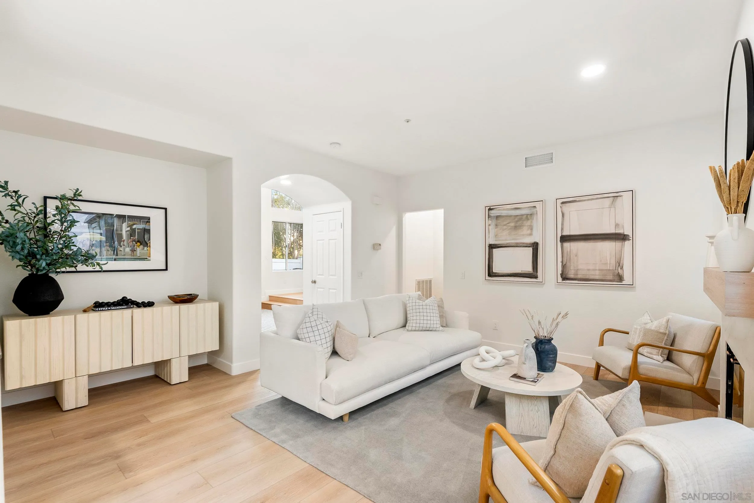 Escondido, California 92026, United States, 4 Bedrooms Bedrooms, ,3 BathroomsBathrooms,Residential,Active,107170