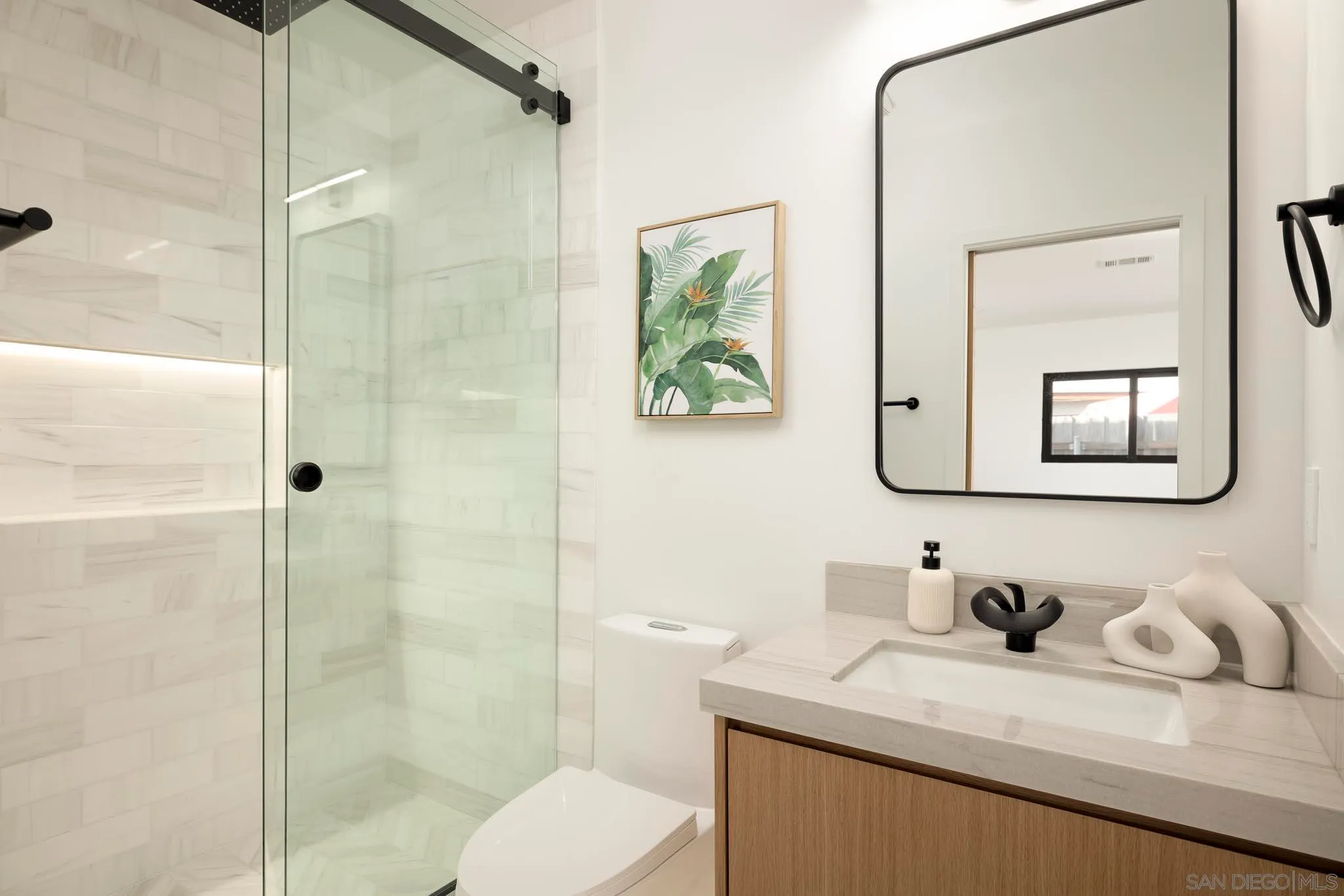 San Diego, California 92110, United States, 3 Bedrooms Bedrooms, ,2 BathroomsBathrooms,Residential,Pending,23003