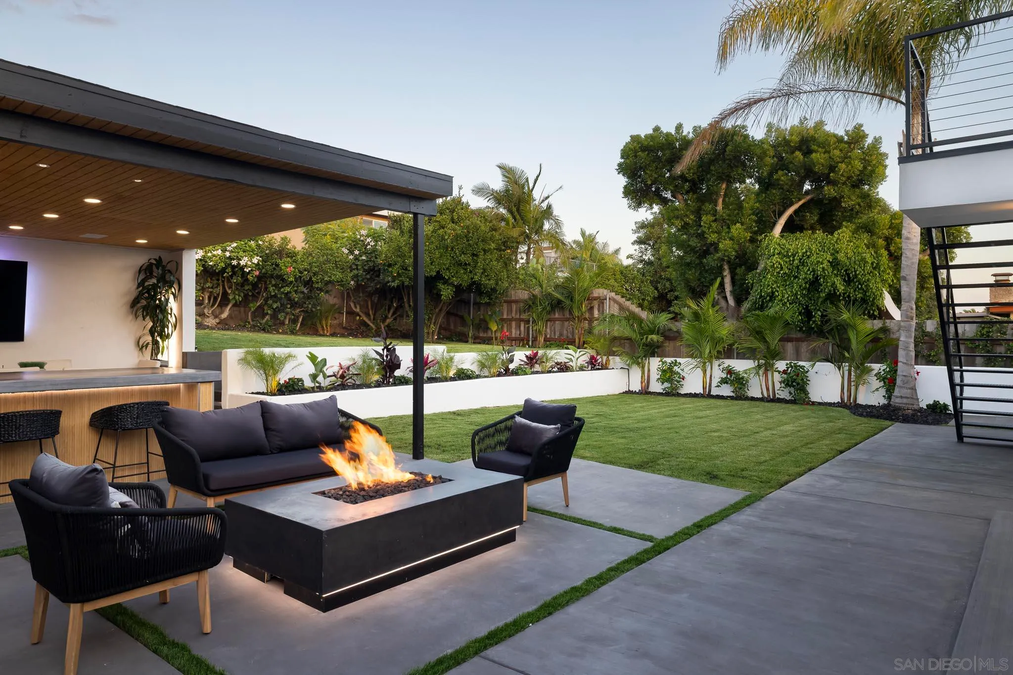 San Diego, California 92110, United States, 3 Bedrooms Bedrooms, ,2 BathroomsBathrooms,Residential,Pending,23003