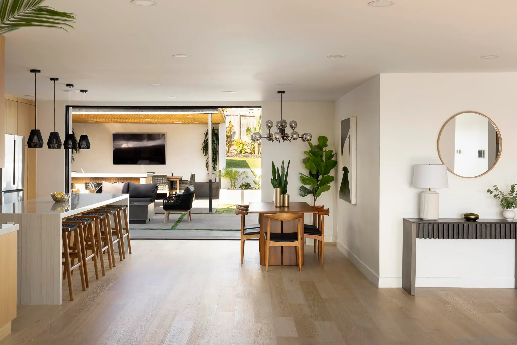 San Diego, California 92110, United States, 3 Bedrooms Bedrooms, ,2 BathroomsBathrooms,Residential,Pending,23003