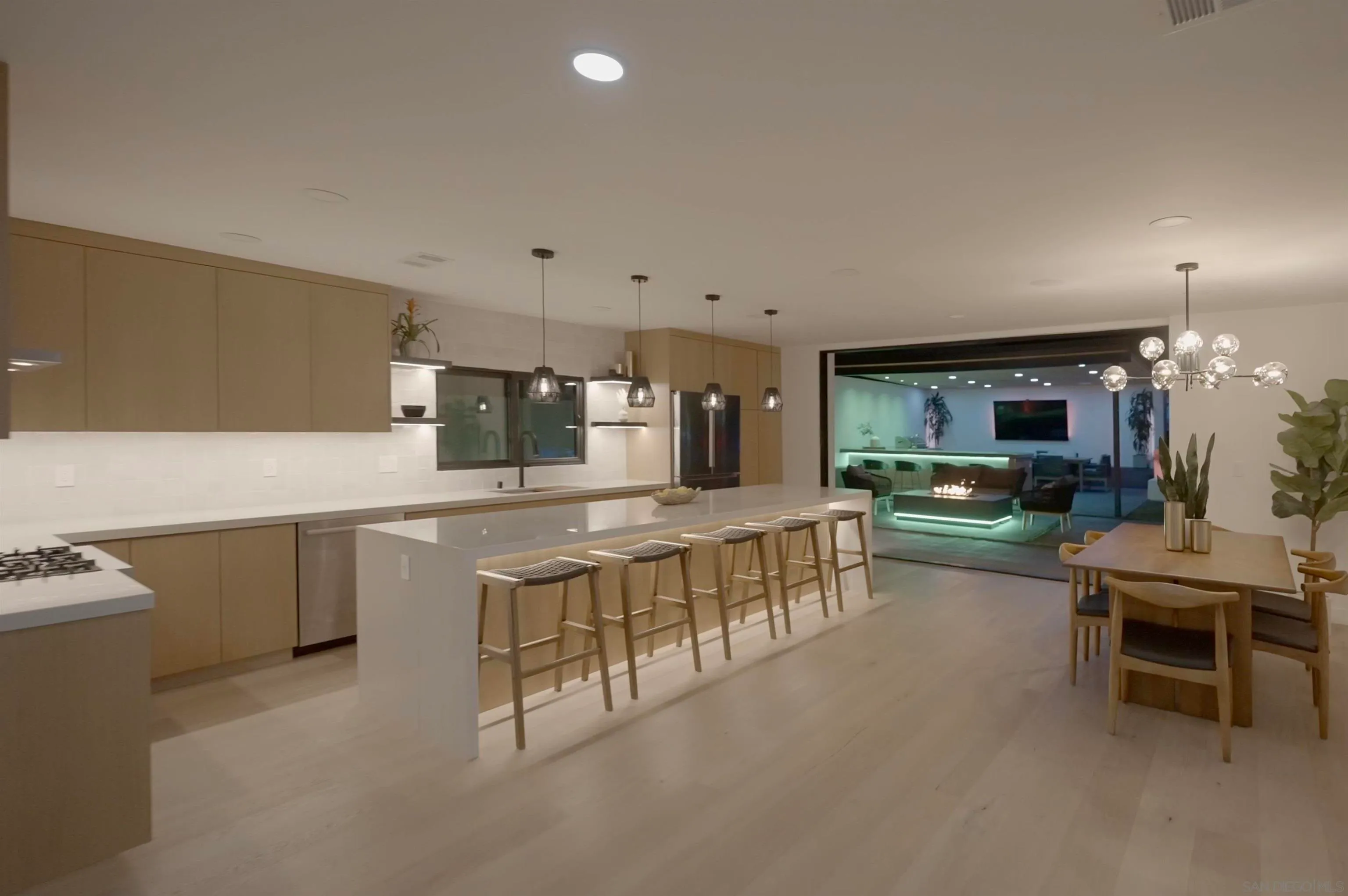 San Diego, California 92110, United States, 3 Bedrooms Bedrooms, ,2 BathroomsBathrooms,Residential,Pending,23003