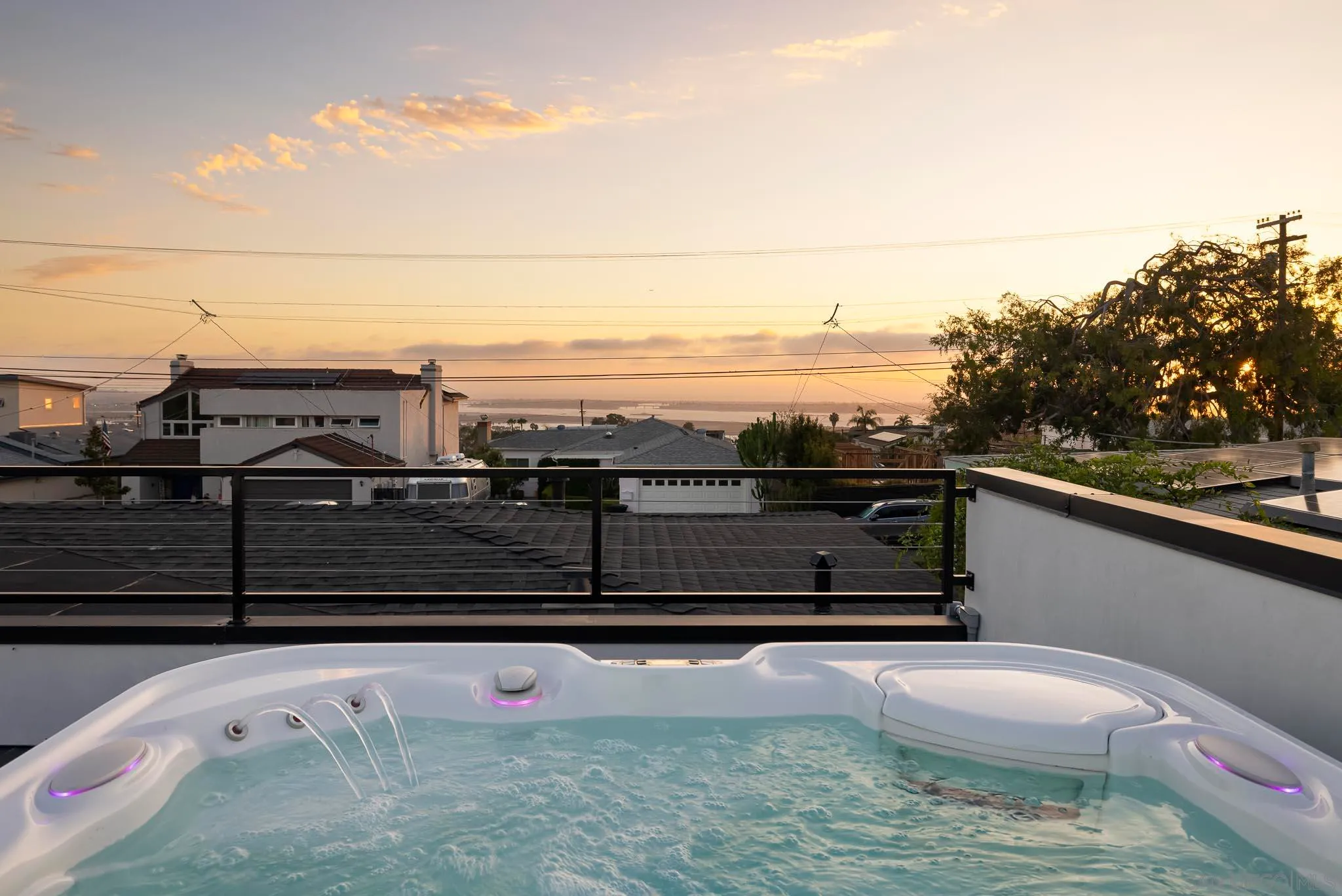 San Diego, California 92110, United States, 3 Bedrooms Bedrooms, ,2 BathroomsBathrooms,Residential,Pending,23003