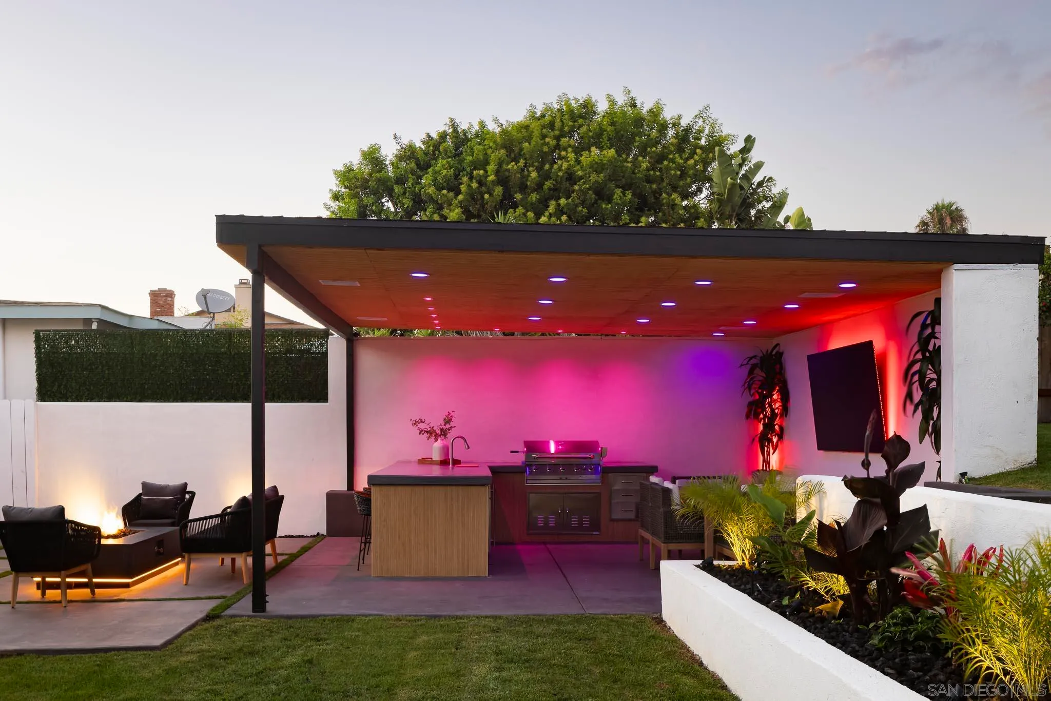 San Diego, California 92110, United States, 3 Bedrooms Bedrooms, ,2 BathroomsBathrooms,Residential,Pending,23003