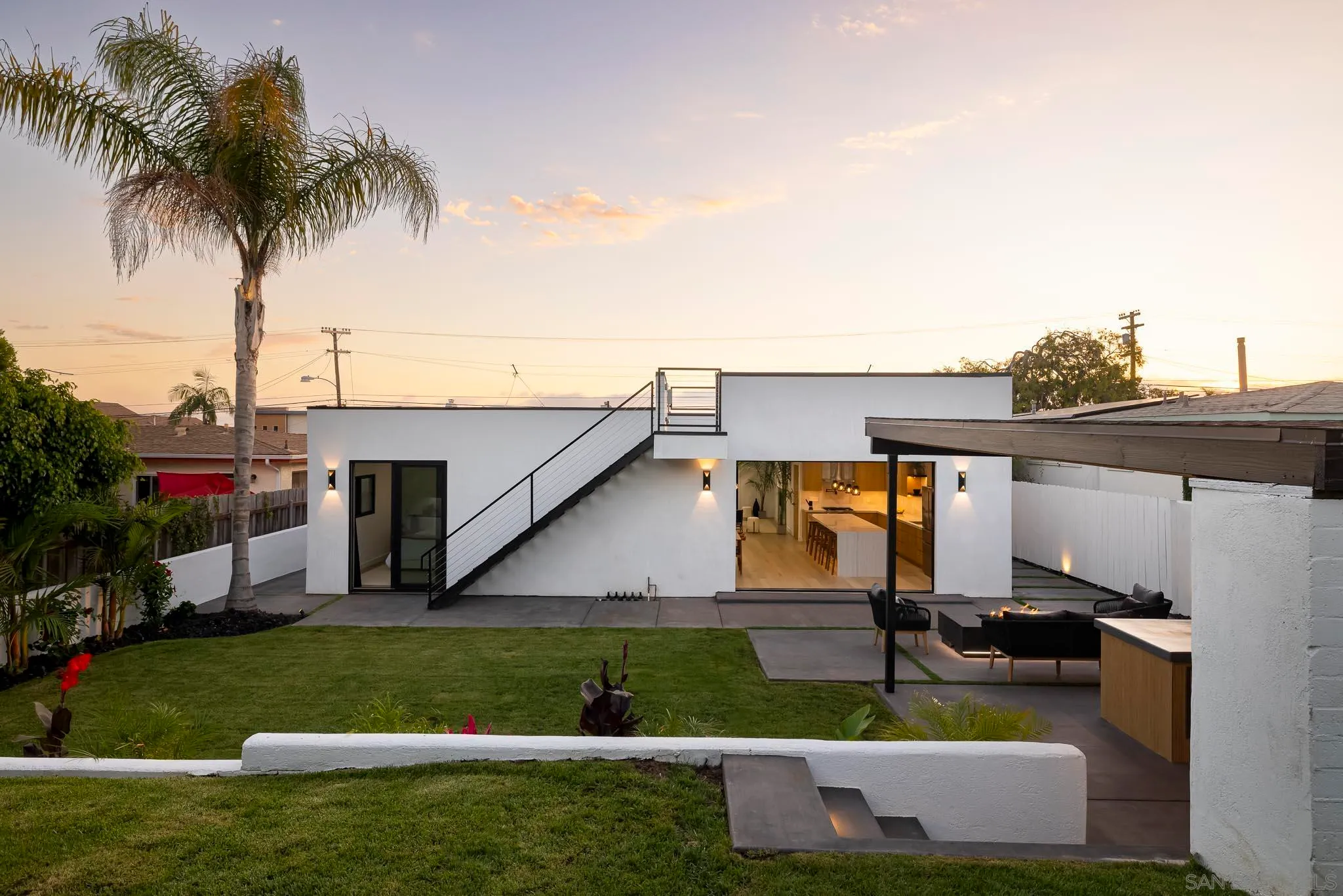 San Diego, California 92110, United States, 3 Bedrooms Bedrooms, ,2 BathroomsBathrooms,Residential,Pending,23003