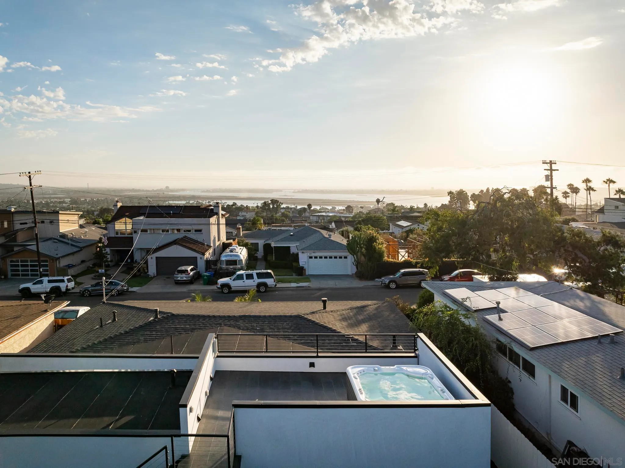 San Diego, California 92110, United States, 3 Bedrooms Bedrooms, ,2 BathroomsBathrooms,Residential,Pending,23003