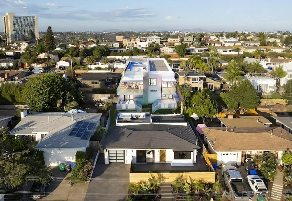 San Diego, California 92110, United States, 3 Bedrooms Bedrooms, ,2 BathroomsBathrooms,Residential,Pending,23003