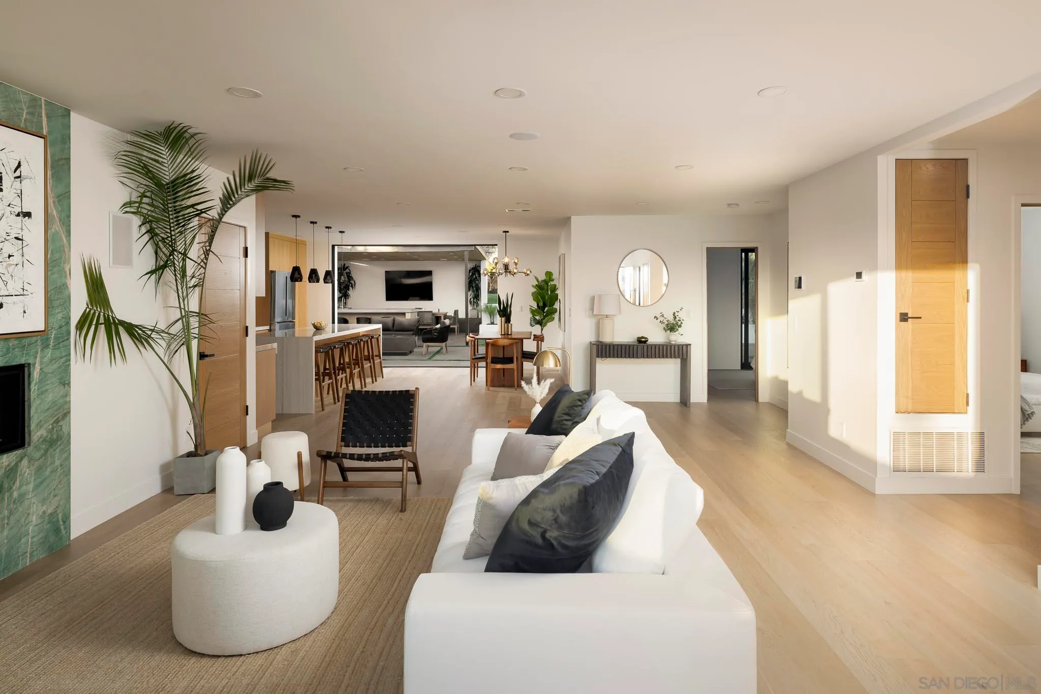 San Diego, California 92110, United States, 3 Bedrooms Bedrooms, ,2 BathroomsBathrooms,Residential,Pending,23003