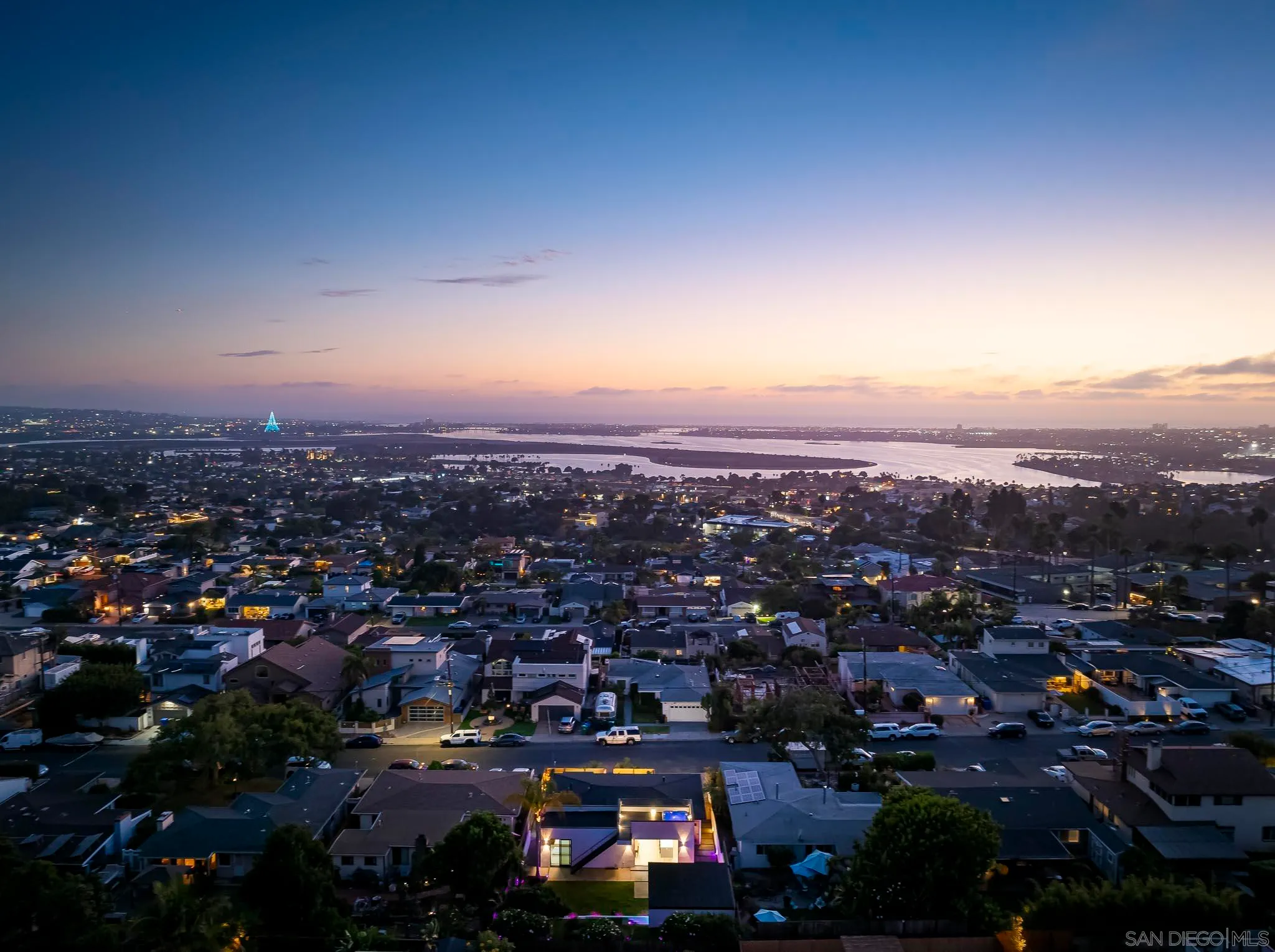 San Diego, California 92110, United States, 3 Bedrooms Bedrooms, ,2 BathroomsBathrooms,Residential,Pending,23003