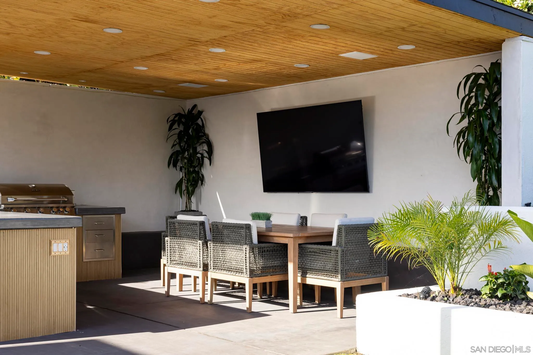 San Diego, California 92110, United States, 3 Bedrooms Bedrooms, ,2 BathroomsBathrooms,Residential,Pending,23003