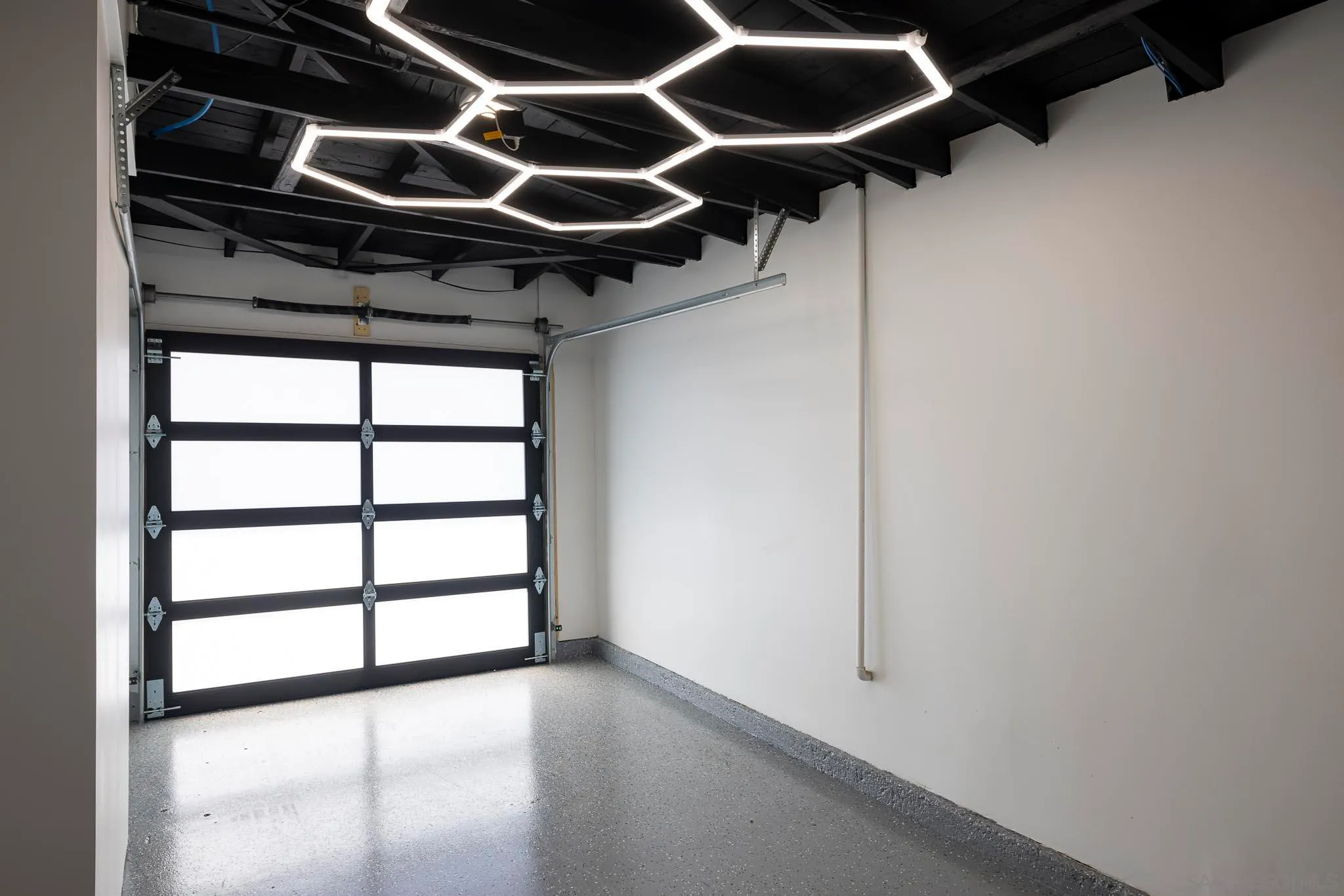 San Diego, California 92110, United States, 3 Bedrooms Bedrooms, ,2 BathroomsBathrooms,Residential,Pending,23003