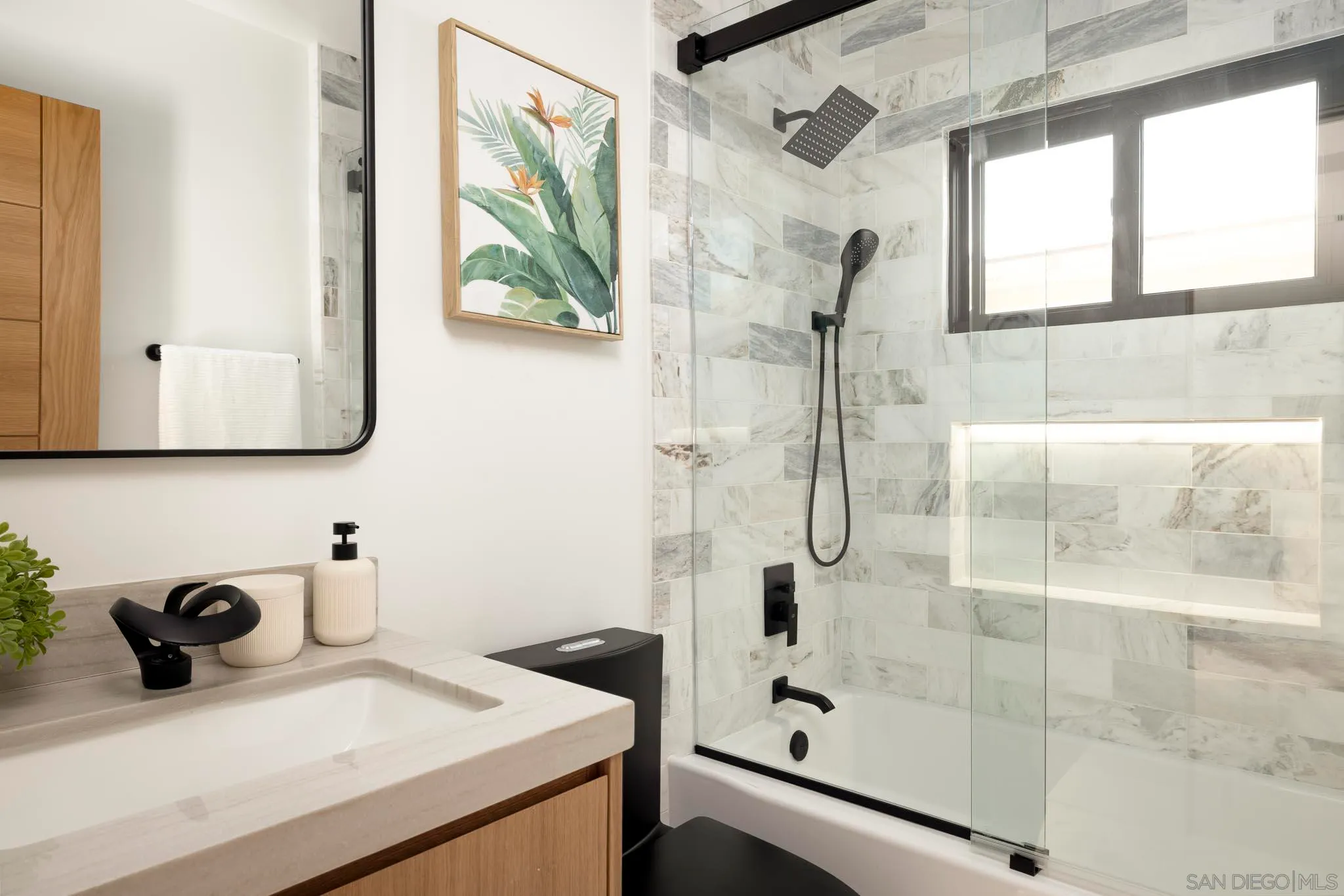 San Diego, California 92110, United States, 3 Bedrooms Bedrooms, ,2 BathroomsBathrooms,Residential,Pending,23003