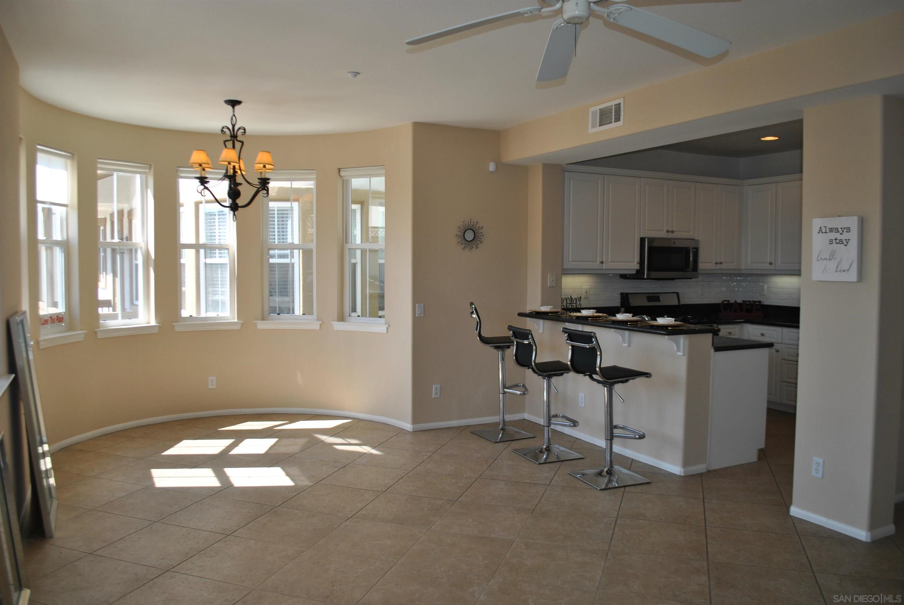 3141 Harbor Ridge Ln