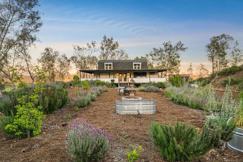 23898 Crown Hill Lane Escondido CA 92027