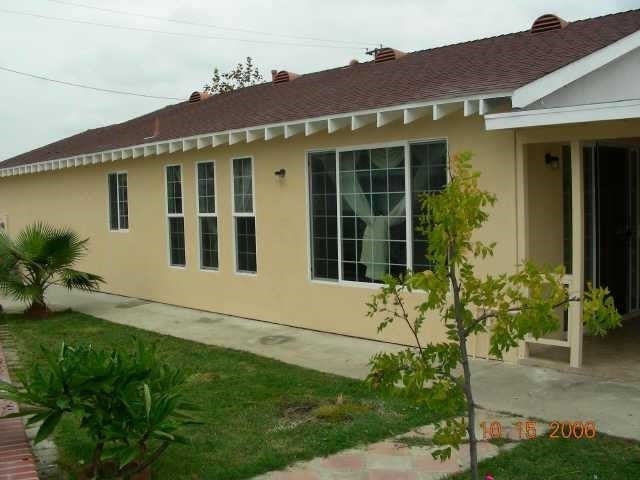 2614 W Pomona St