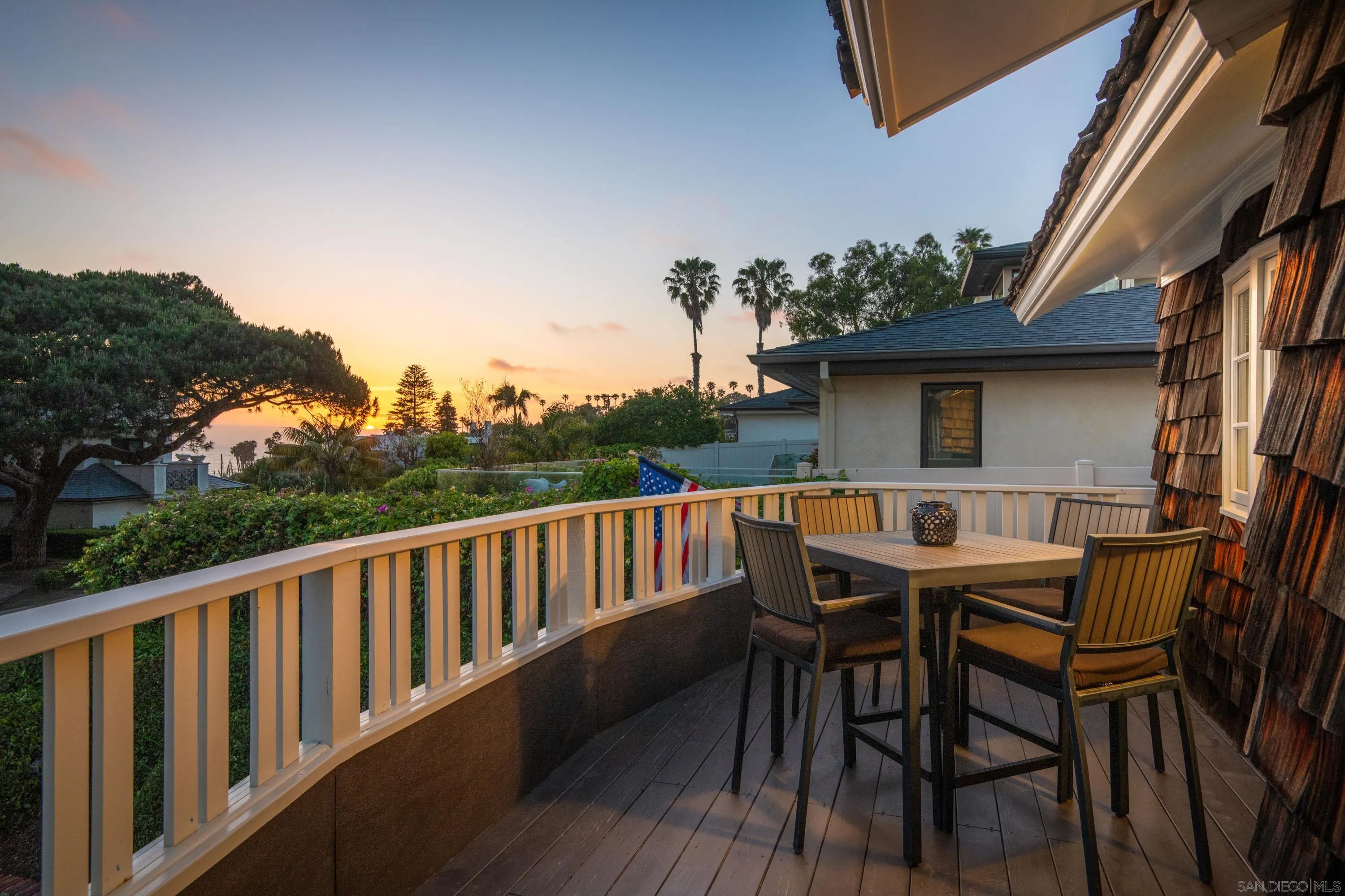 La Jolla, California 92037, United States, 3 Bedrooms Bedrooms, ,2 BathroomsBathrooms,Residential,Pending,137105