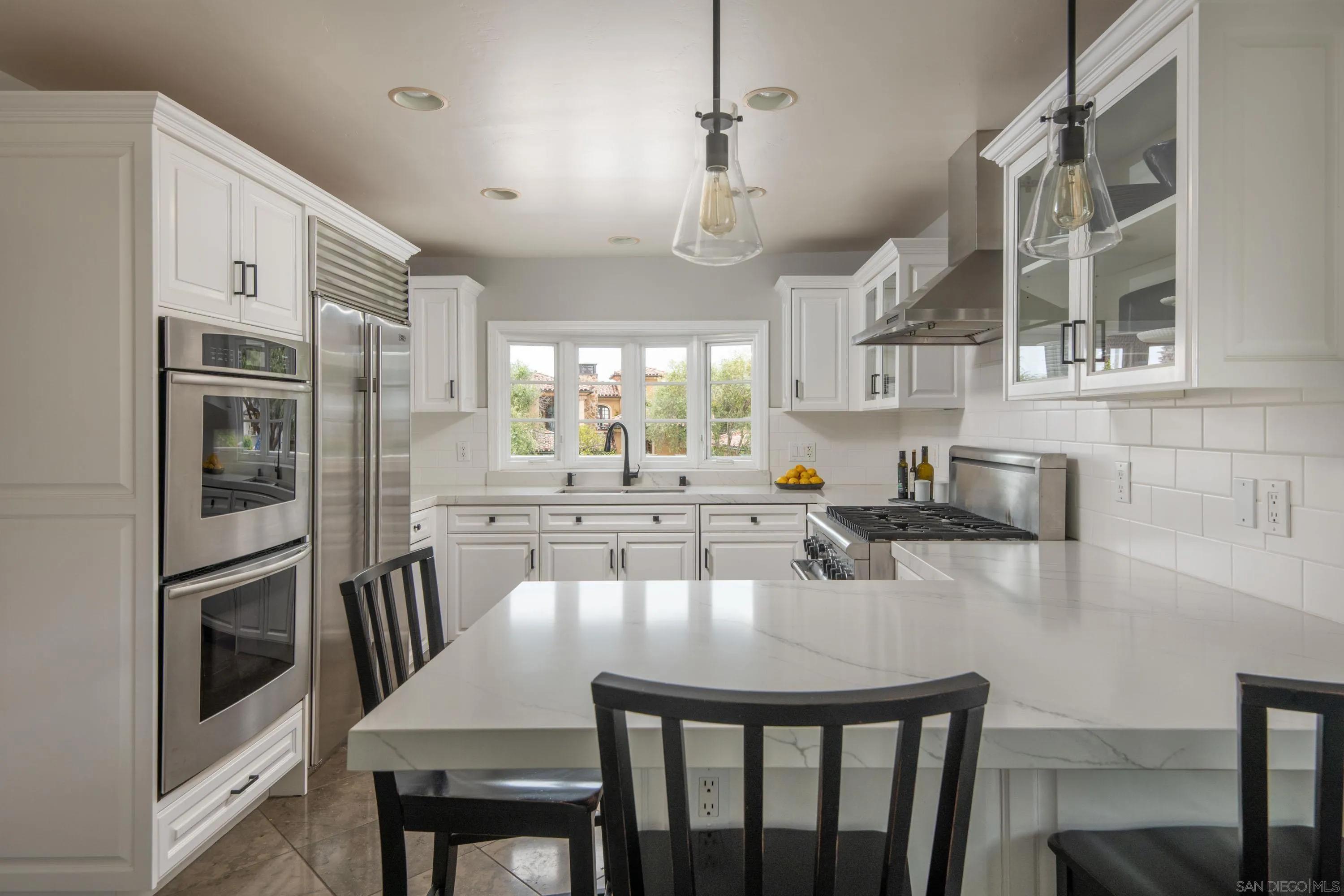 La Jolla, California 92037, United States, 3 Bedrooms Bedrooms, ,2 BathroomsBathrooms,Residential,Pending,137105