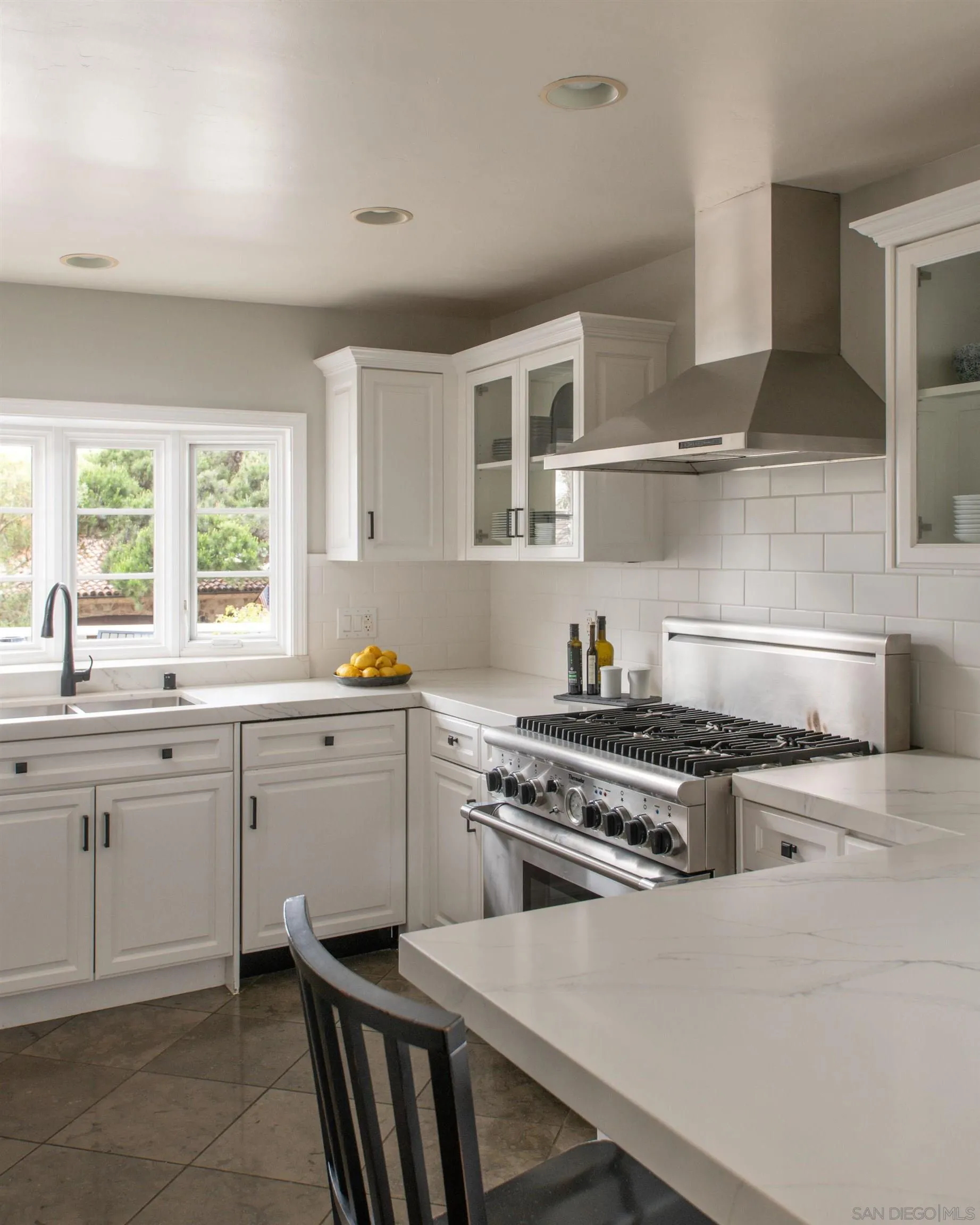 La Jolla, California 92037, United States, 3 Bedrooms Bedrooms, ,2 BathroomsBathrooms,Residential,Pending,137105