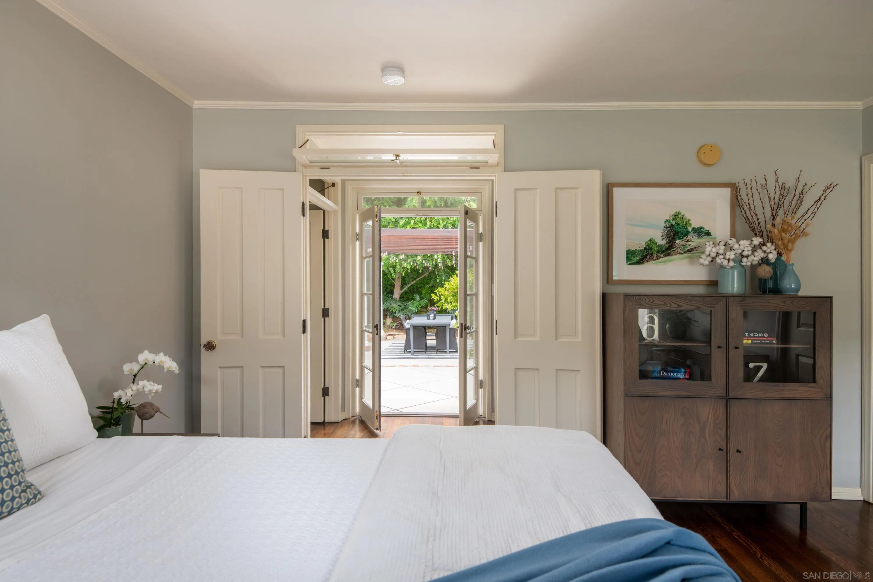 La Jolla, California 92037, United States, 3 Bedrooms Bedrooms, ,2 BathroomsBathrooms,Residential,Pending,137105