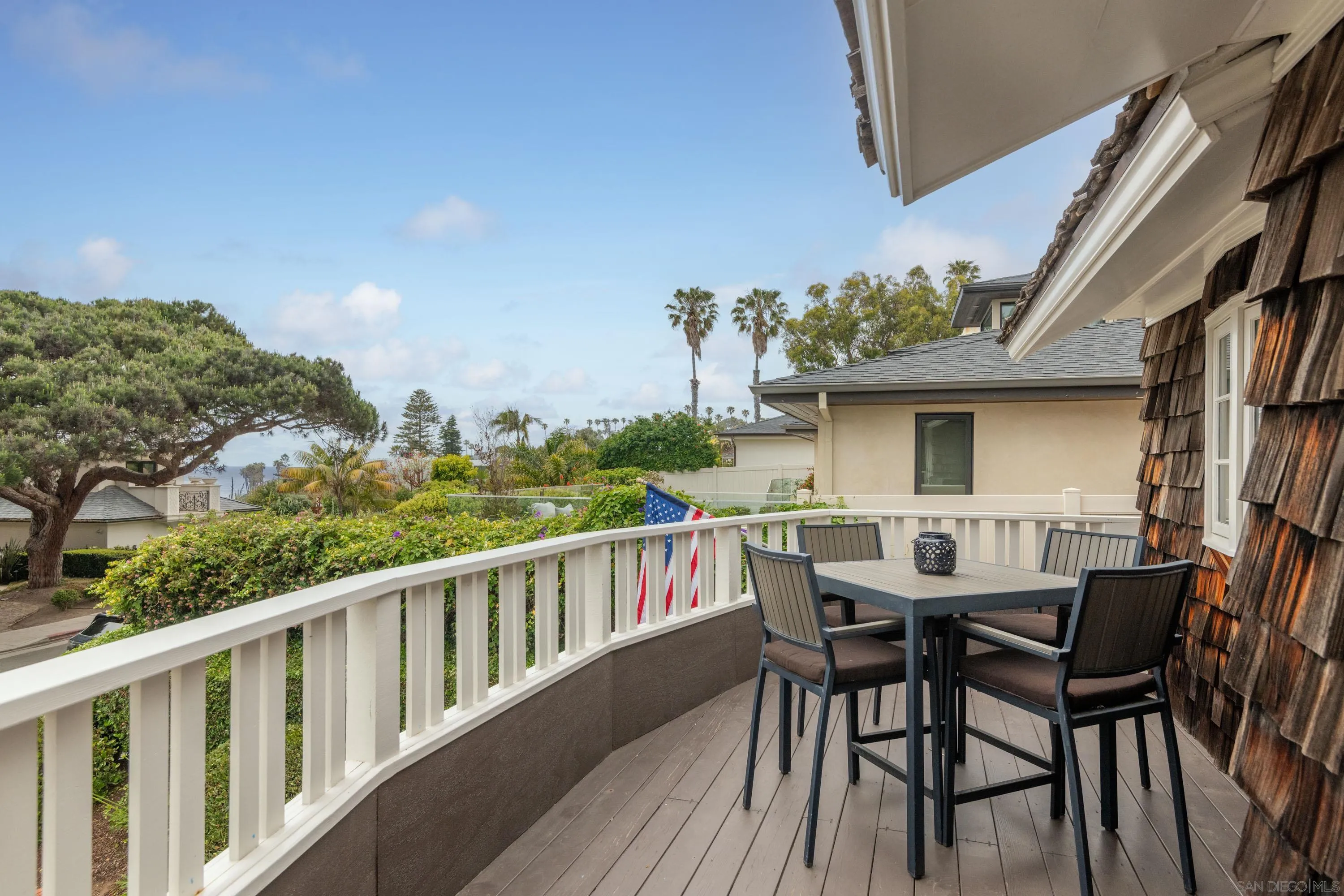 La Jolla, California 92037, United States, 3 Bedrooms Bedrooms, ,2 BathroomsBathrooms,Residential,Pending,137105