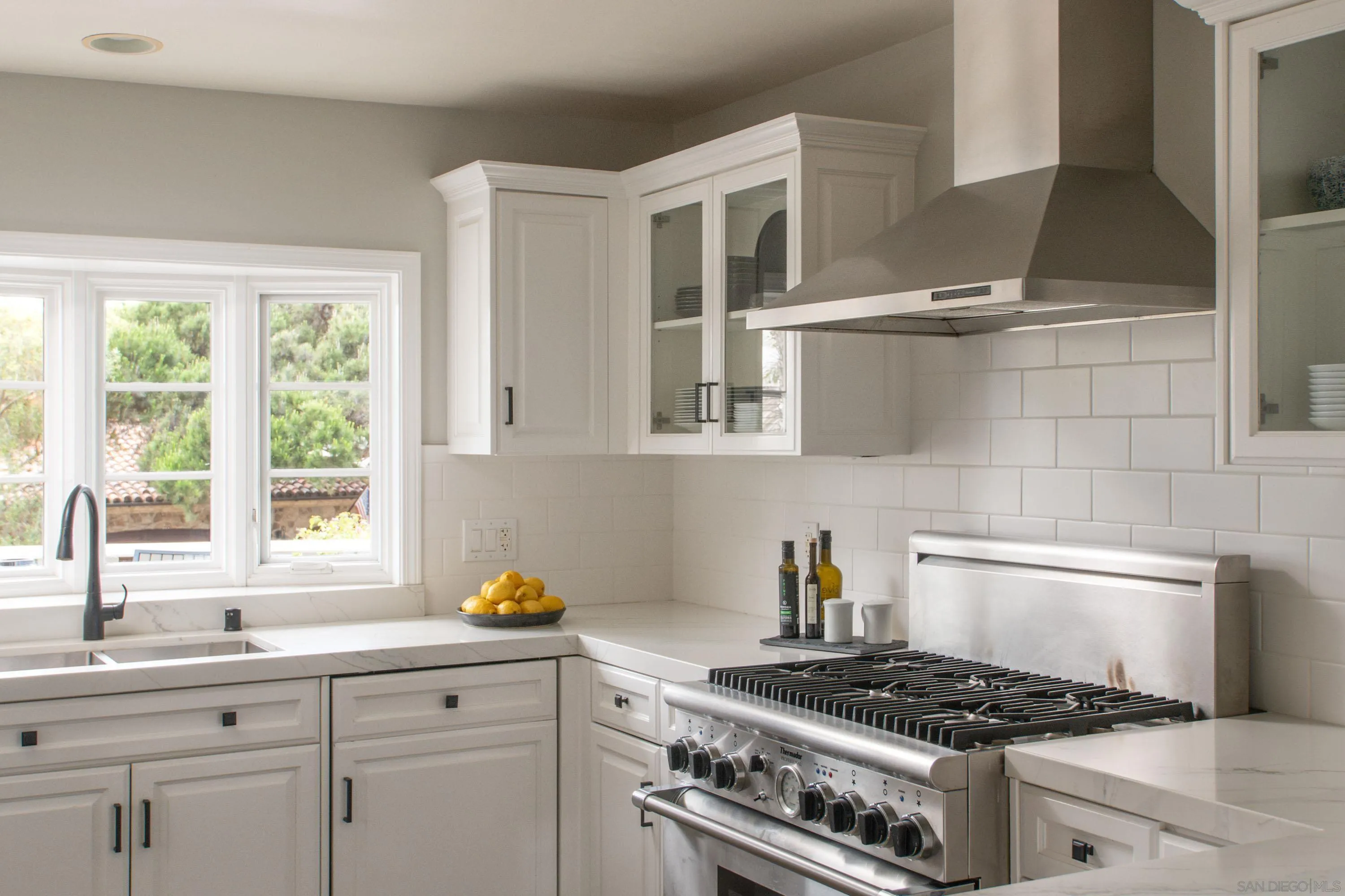 La Jolla, California 92037, United States, 3 Bedrooms Bedrooms, ,2 BathroomsBathrooms,Residential,Pending,137105