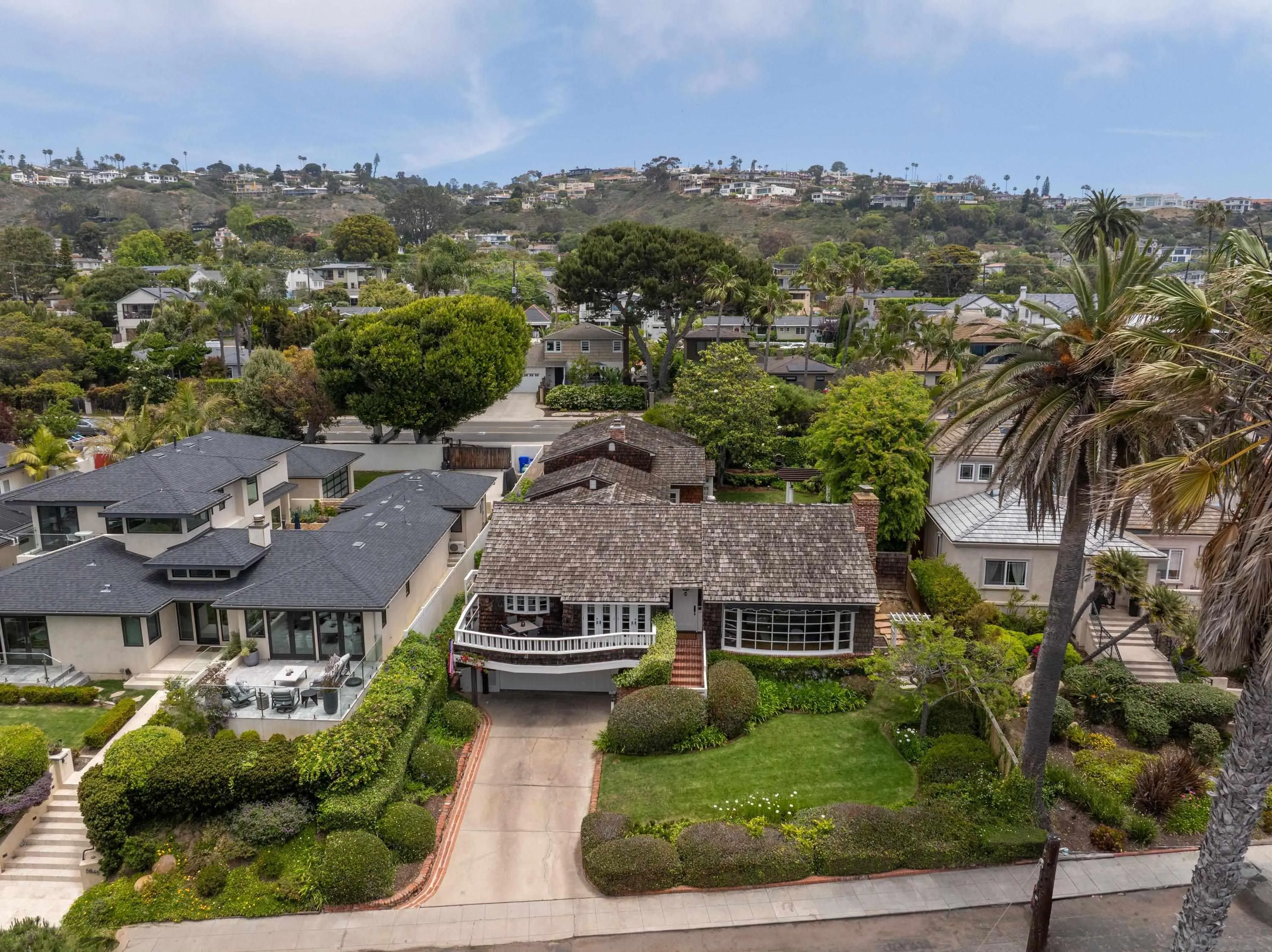 La Jolla, California 92037, United States, 3 Bedrooms Bedrooms, ,2 BathroomsBathrooms,Residential,Pending,137105