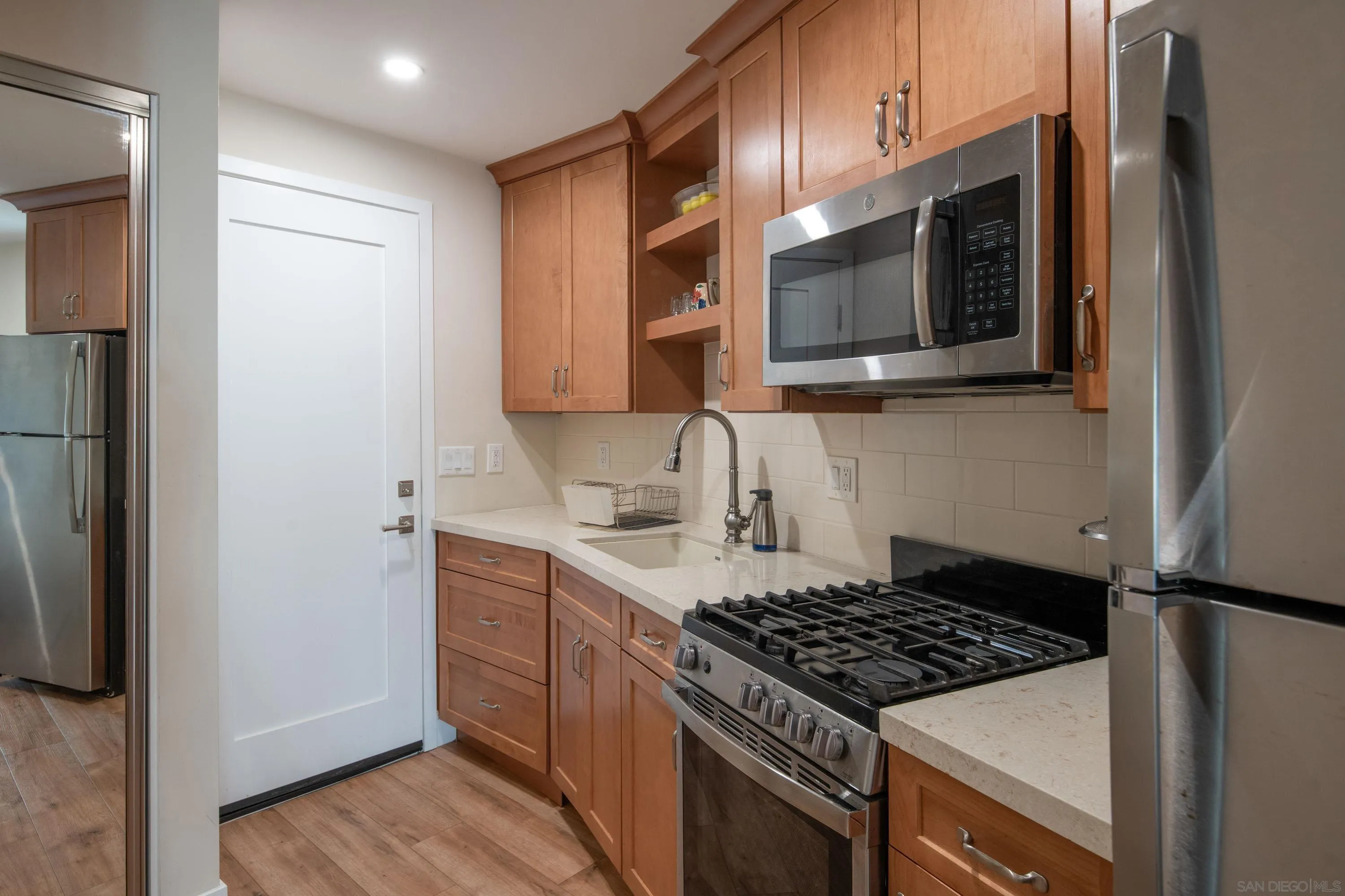 La Jolla, California 92037, United States, 2 Bedrooms Bedrooms, ,5 BathroomsBathrooms,Residential,Active,79270