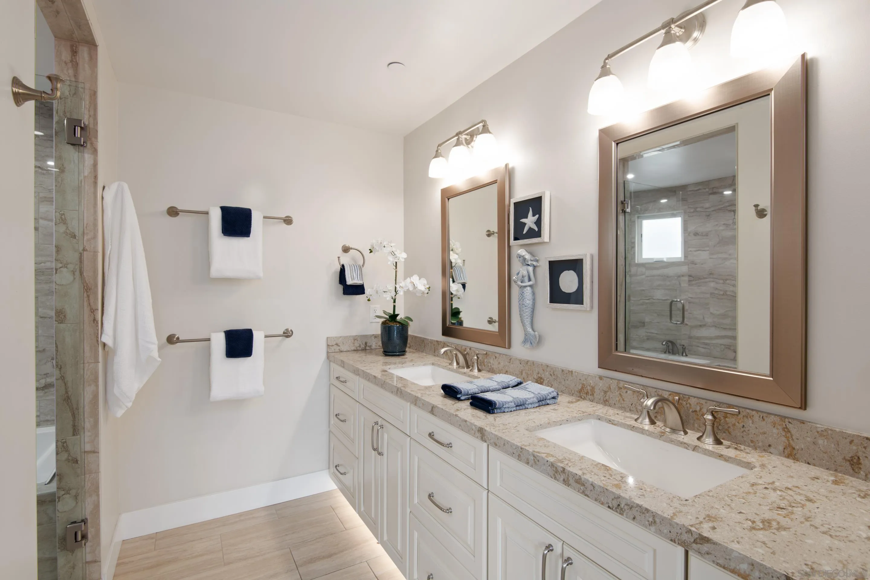 La Jolla, California 92037, United States, 2 Bedrooms Bedrooms, ,5 BathroomsBathrooms,Residential,Active,79270