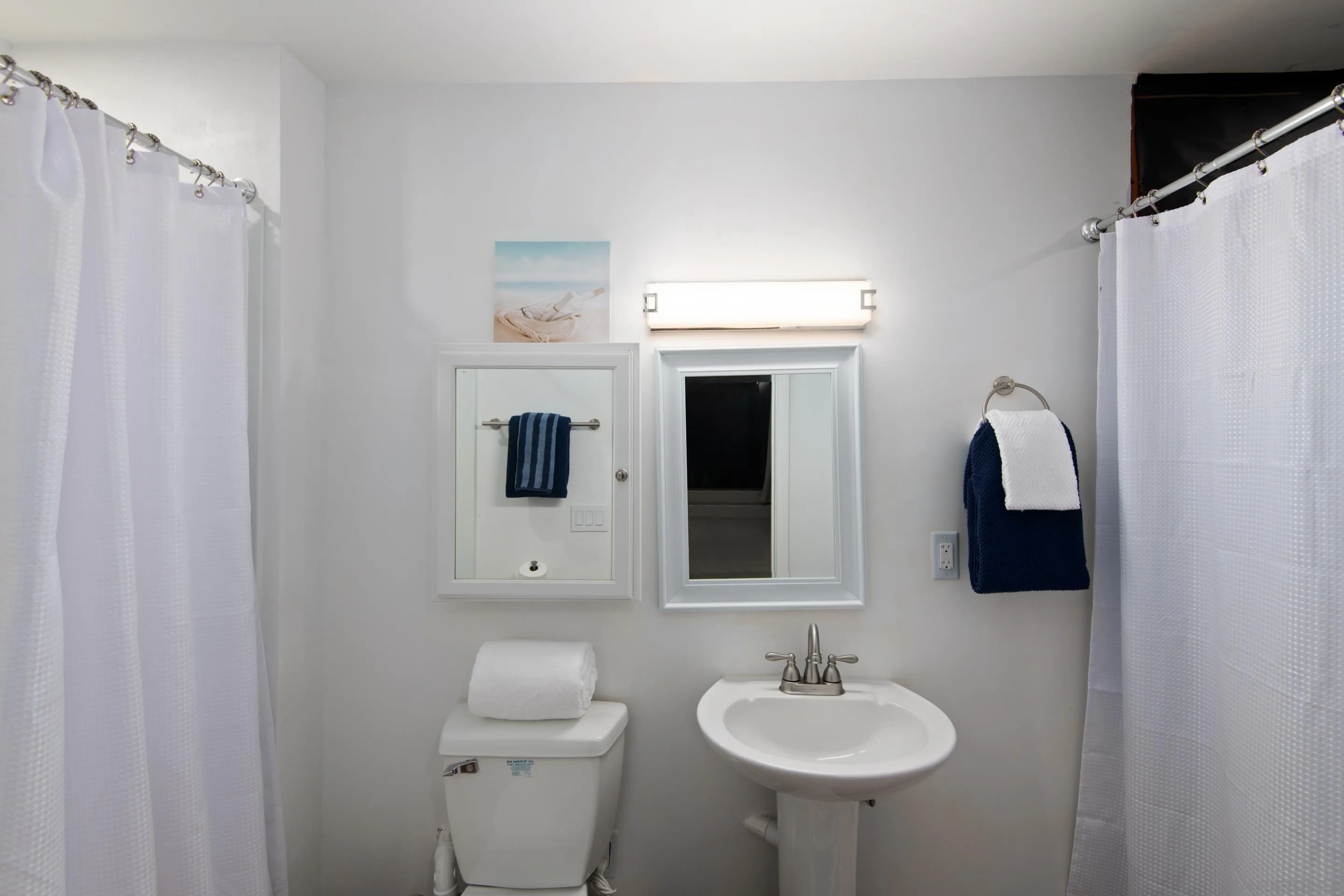 La Jolla, California 92037, United States, 2 Bedrooms Bedrooms, ,5 BathroomsBathrooms,Residential,Active,79270