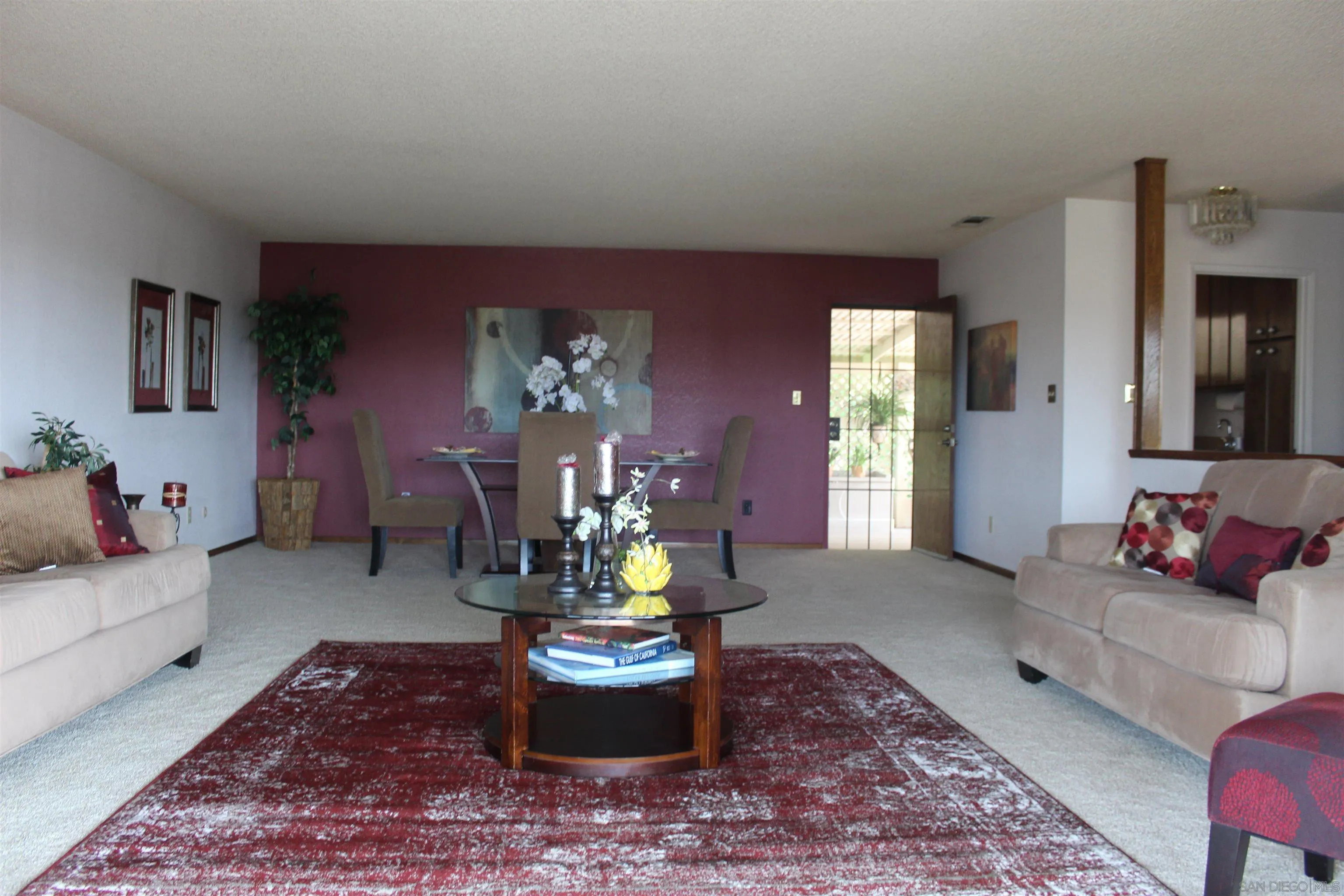 Spring Valley, California 91977, United States, 2 Bedrooms Bedrooms, ,2 BathroomsBathrooms,Residential,Pending,3136