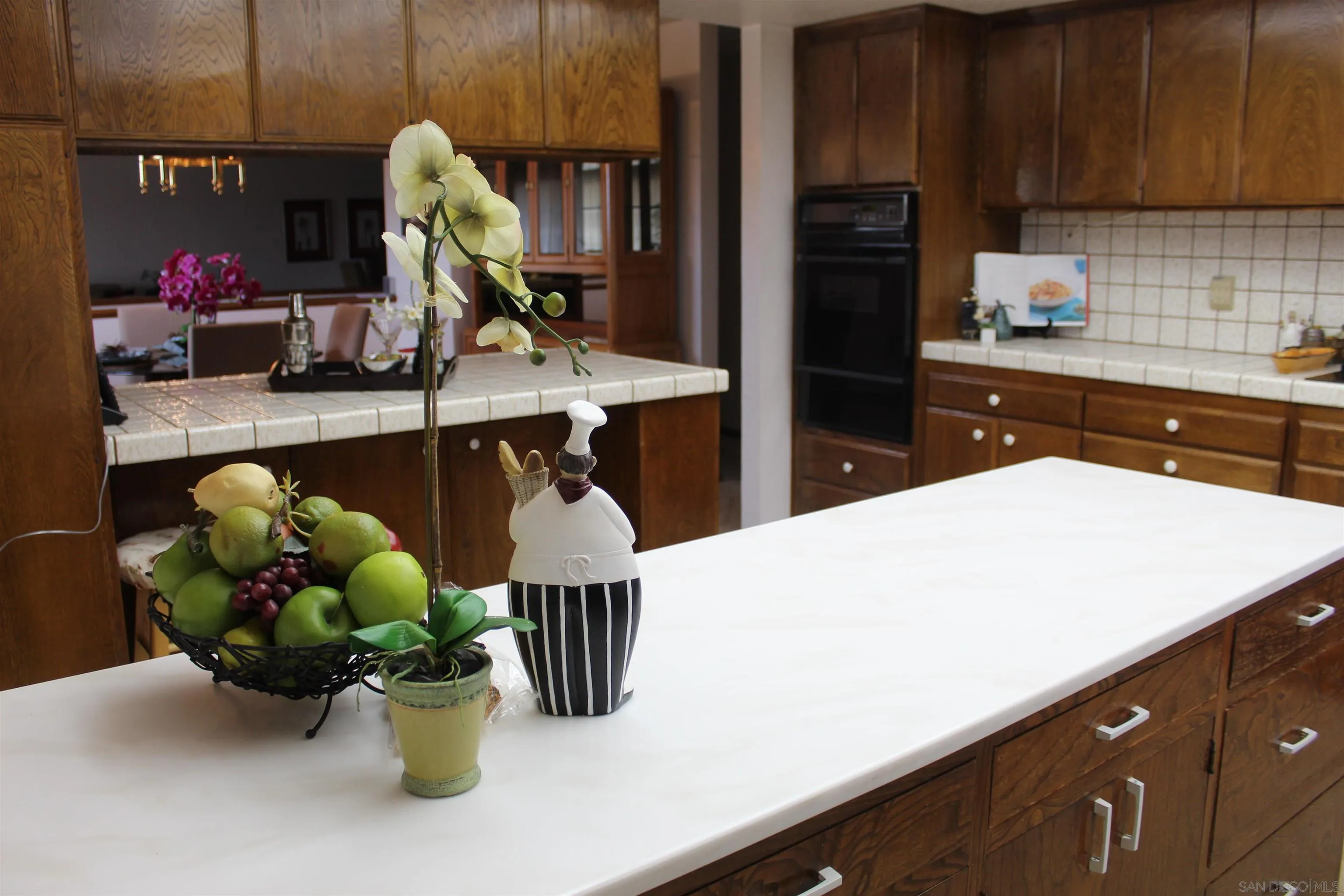 Spring Valley, California 91977, United States, 2 Bedrooms Bedrooms, ,2 BathroomsBathrooms,Residential,Pending,3136