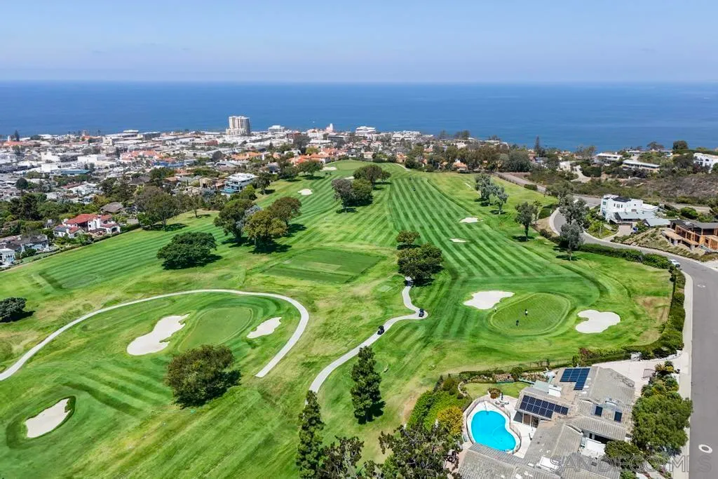 La Jolla, California 92037, United States, 6 Bedrooms Bedrooms, ,6 BathroomsBathrooms,Residential,Active,81007