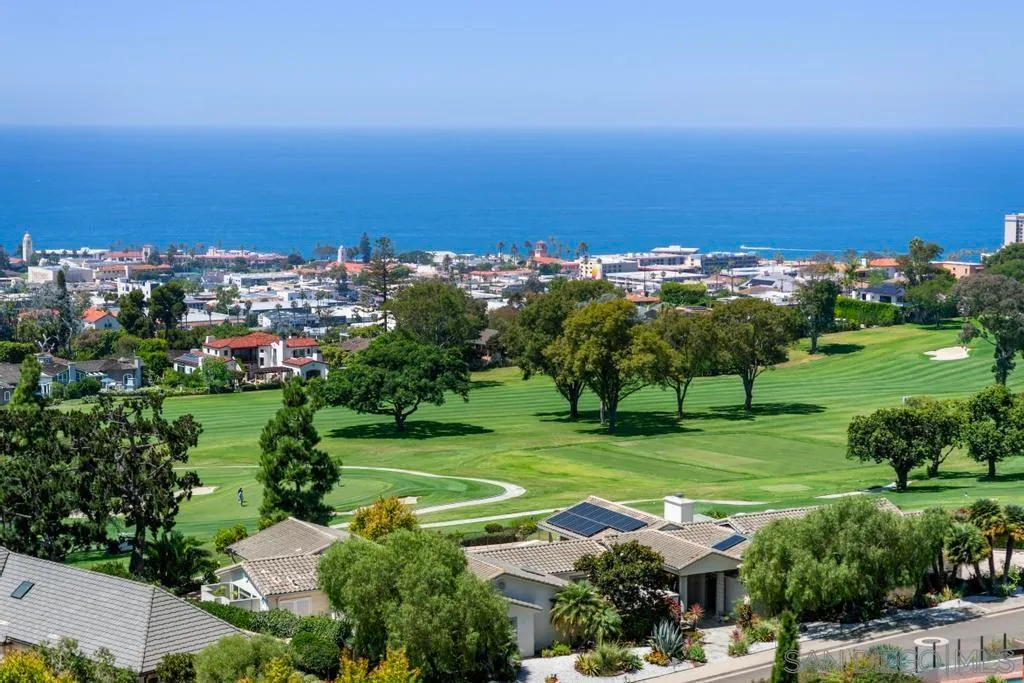 La Jolla, California 92037, United States, 6 Bedrooms Bedrooms, ,6 BathroomsBathrooms,Residential,Active,81007