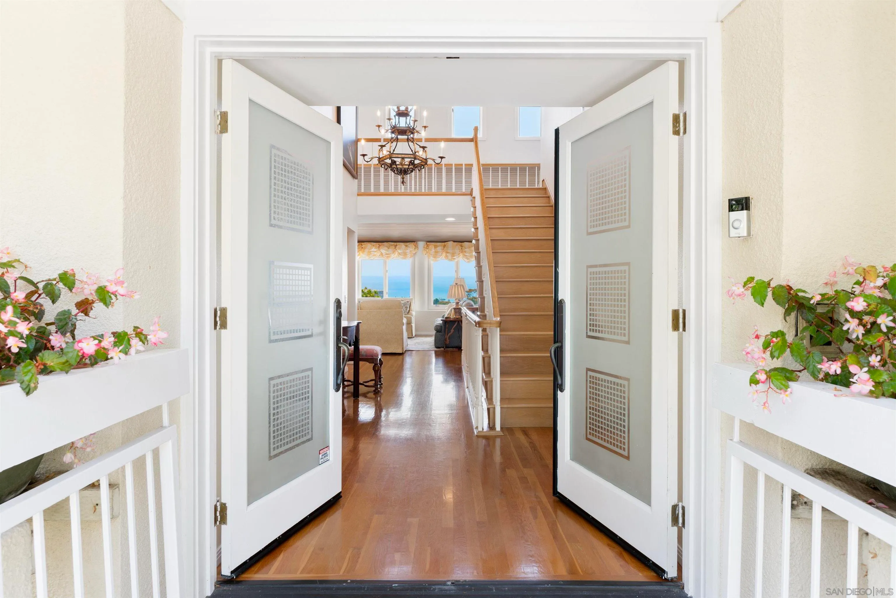 La Jolla, California 92037, United States, 6 Bedrooms Bedrooms, ,6 BathroomsBathrooms,Residential,Active,81007