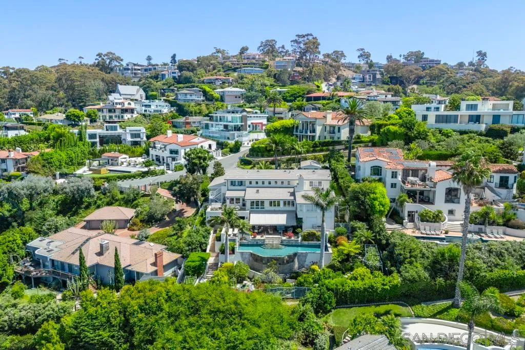 La Jolla, California 92037, United States, 6 Bedrooms Bedrooms, ,6 BathroomsBathrooms,Residential,Active,81007