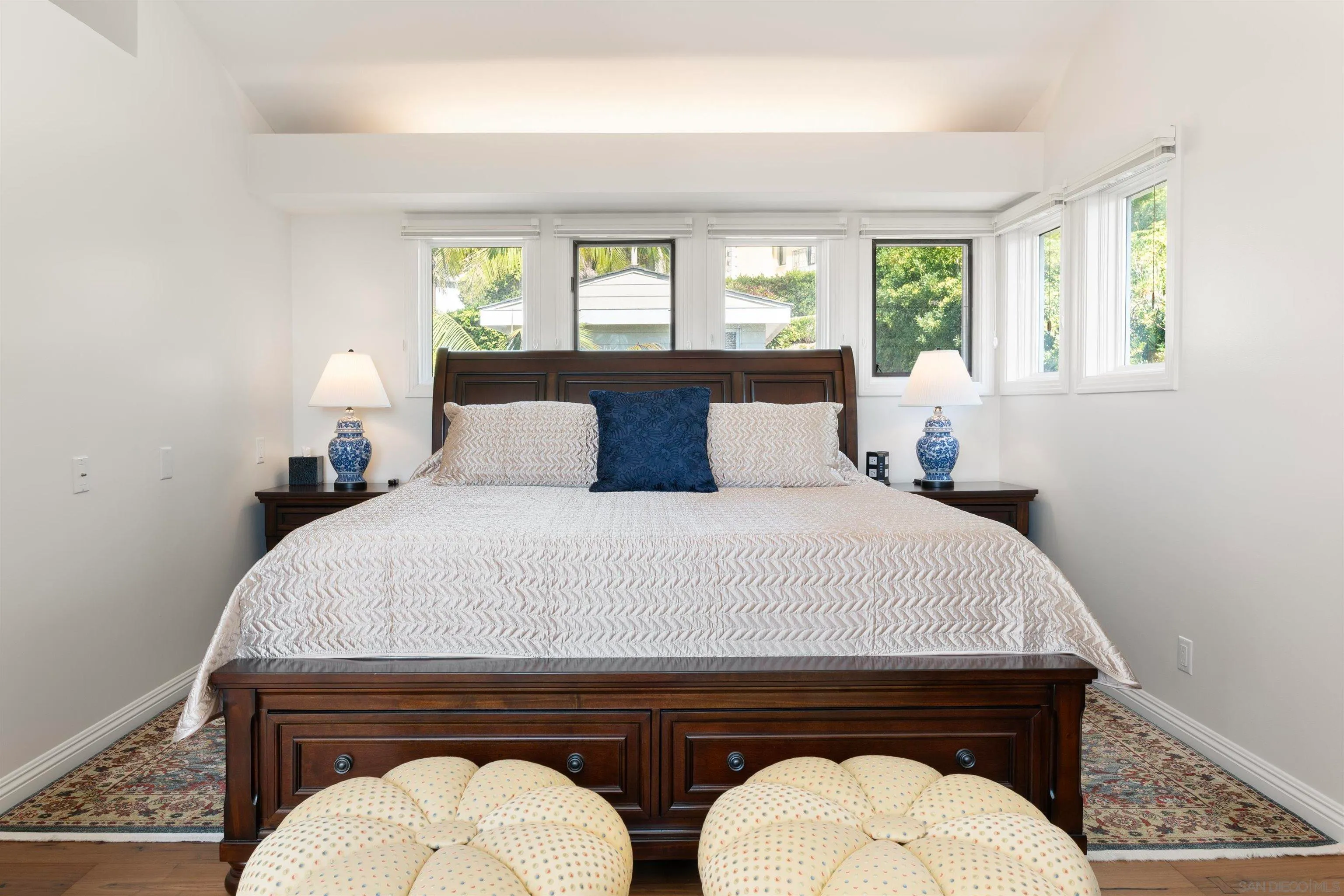 La Jolla, California 92037, United States, 6 Bedrooms Bedrooms, ,6 BathroomsBathrooms,Residential,Active,81007