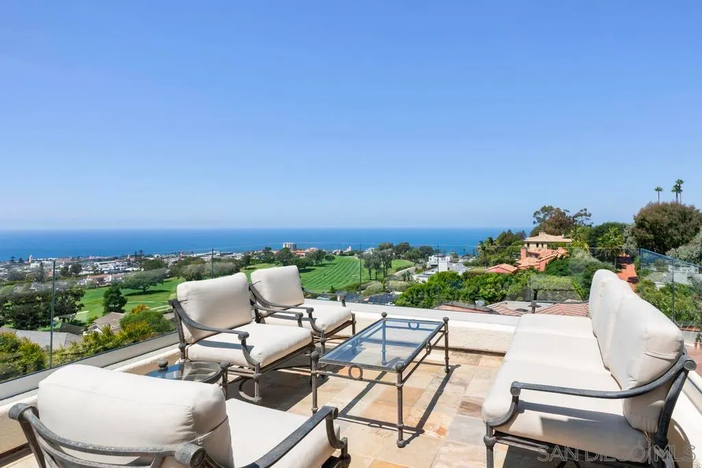 La Jolla, California 92037, United States, 6 Bedrooms Bedrooms, ,6 BathroomsBathrooms,Residential,Active,81007