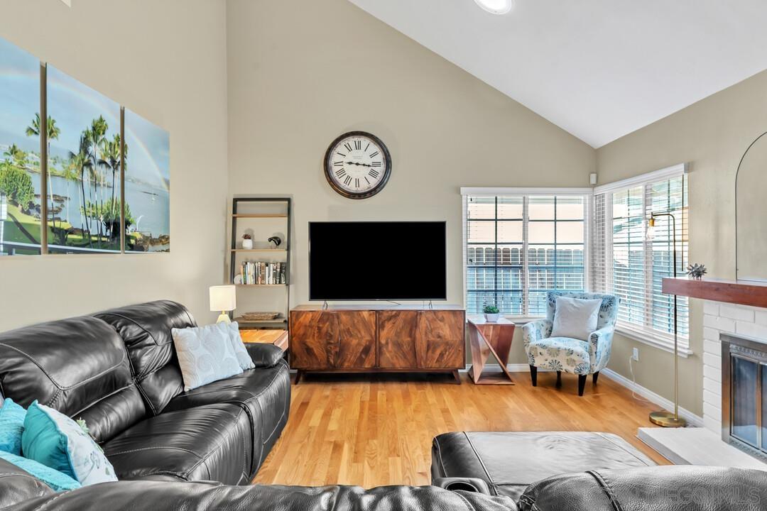 14537 High Pine