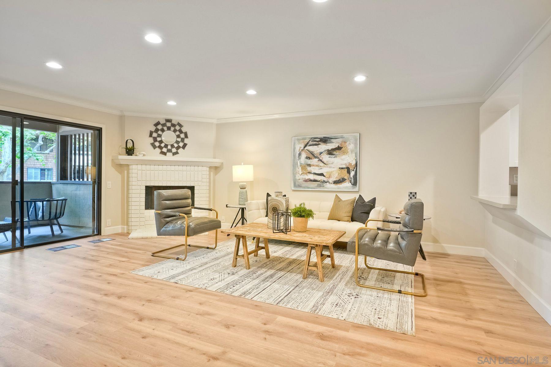 8860 Villa La Jolla Dr 202