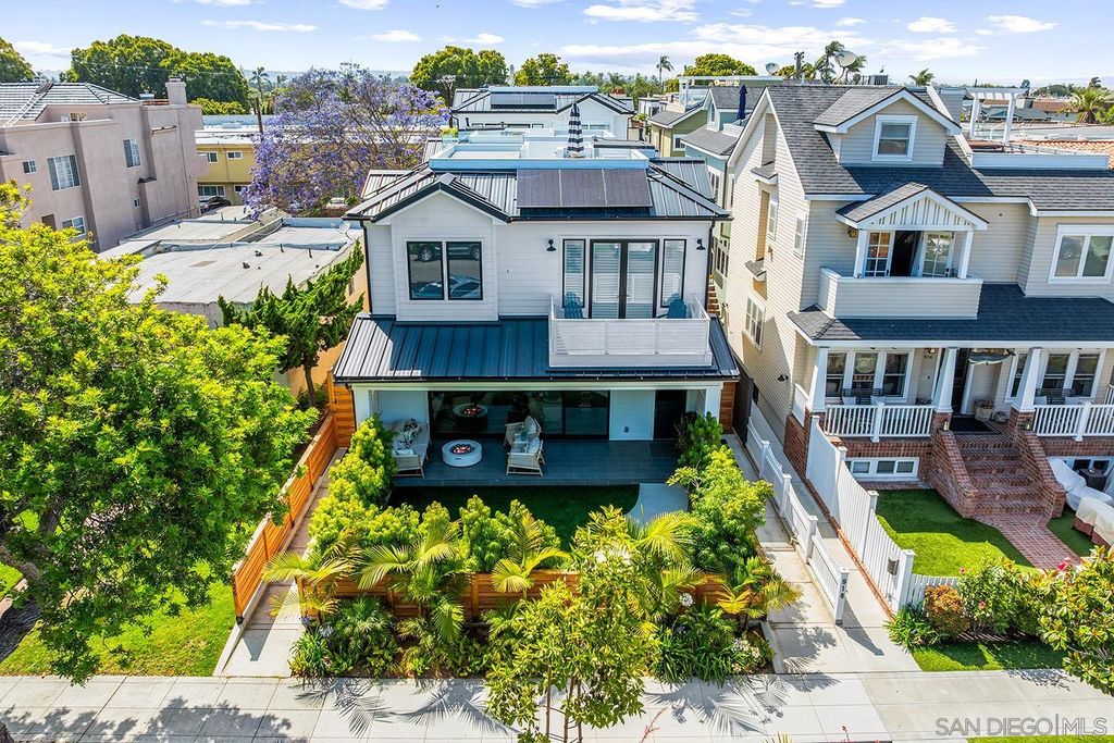 Photo of 924 D Avenue, Coronado, CA 92118 (MLS # 250028516)