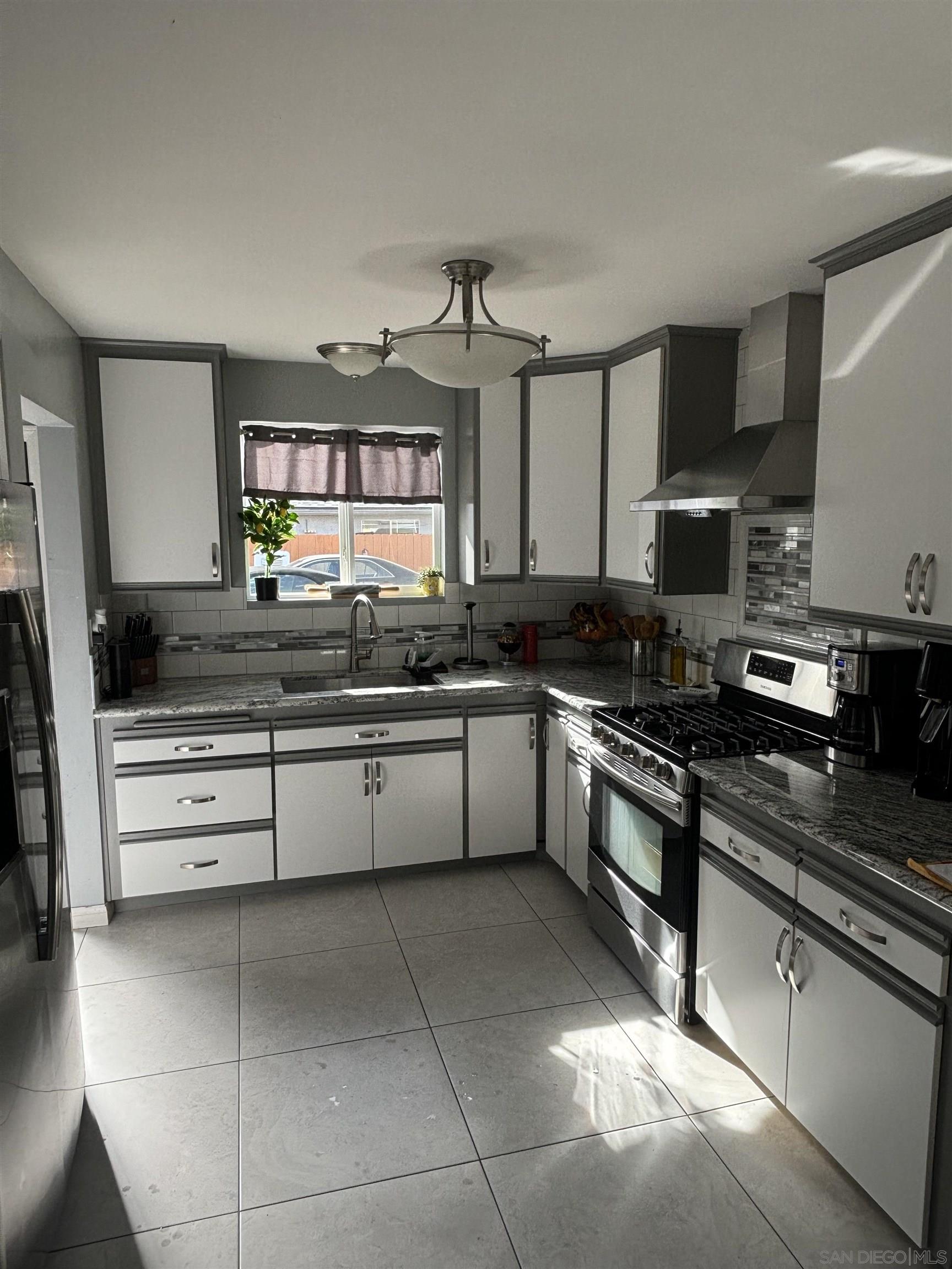 975-89 S Lincoln Ave