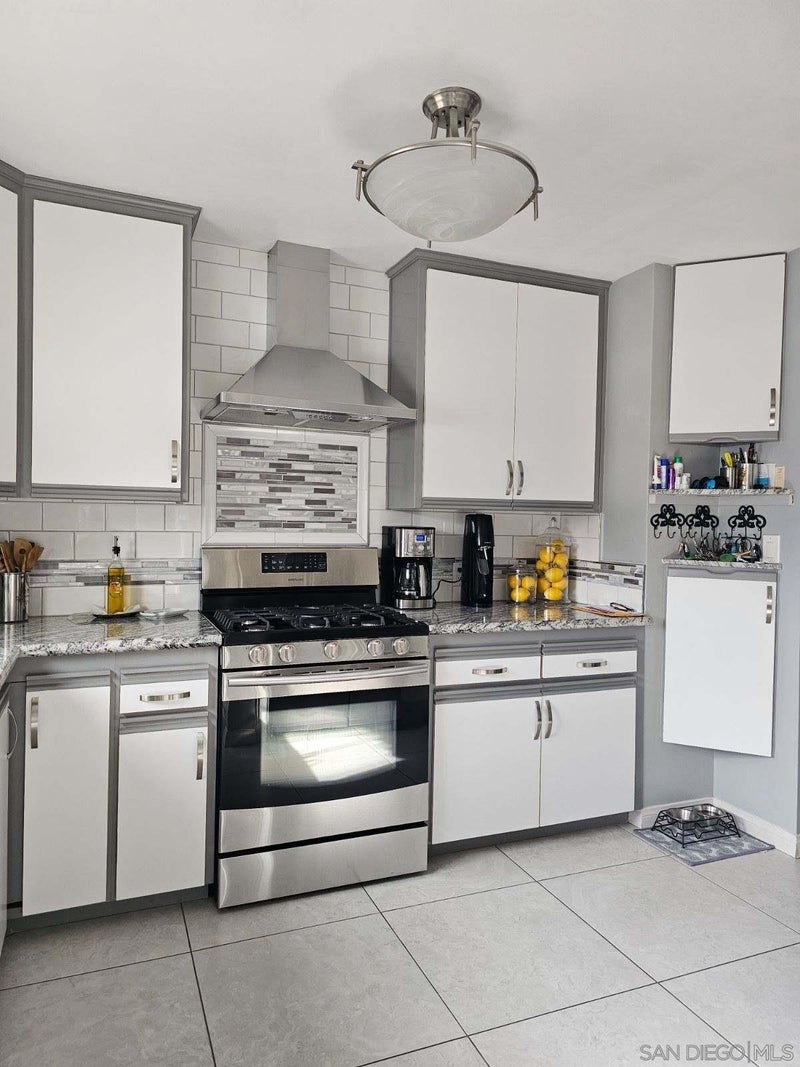 975-89 S Lincoln Ave
