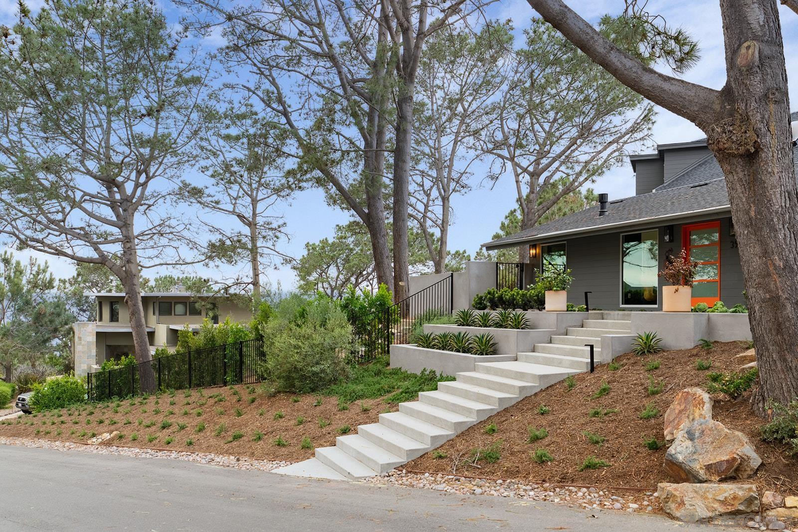 390 Hidden Pines Rd