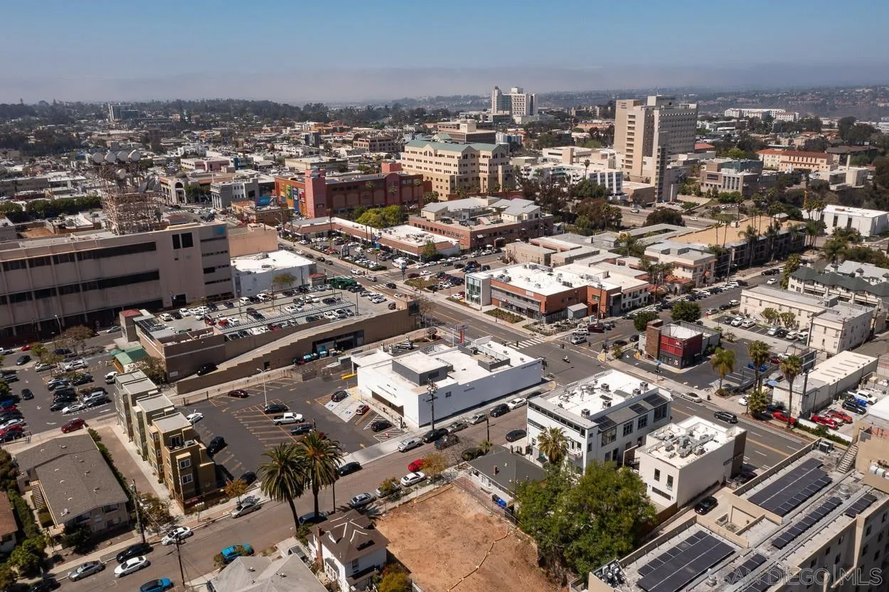 San Diego, California 92103, United States, 3 Bedrooms Bedrooms, ,2 BathroomsBathrooms,Residential,Active,78472