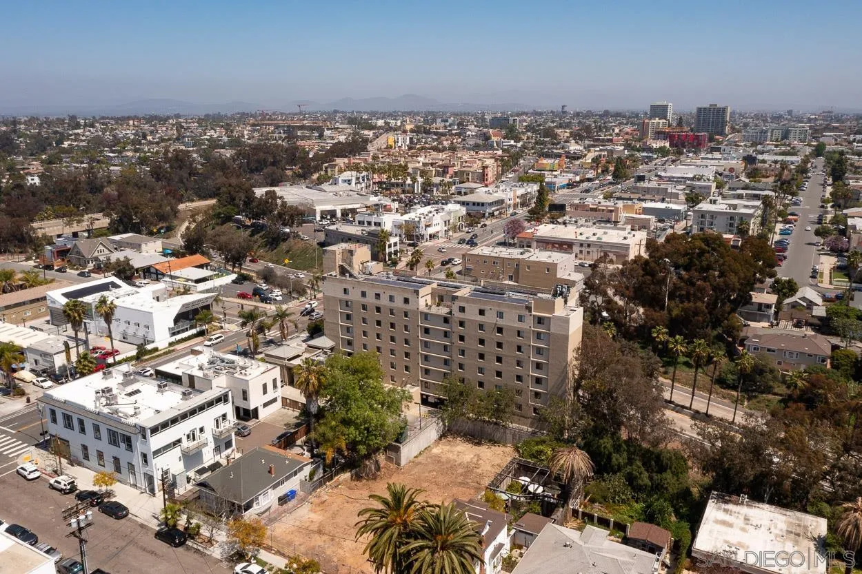 San Diego, California 92103, United States, 3 Bedrooms Bedrooms, ,2 BathroomsBathrooms,Residential,Active,78472