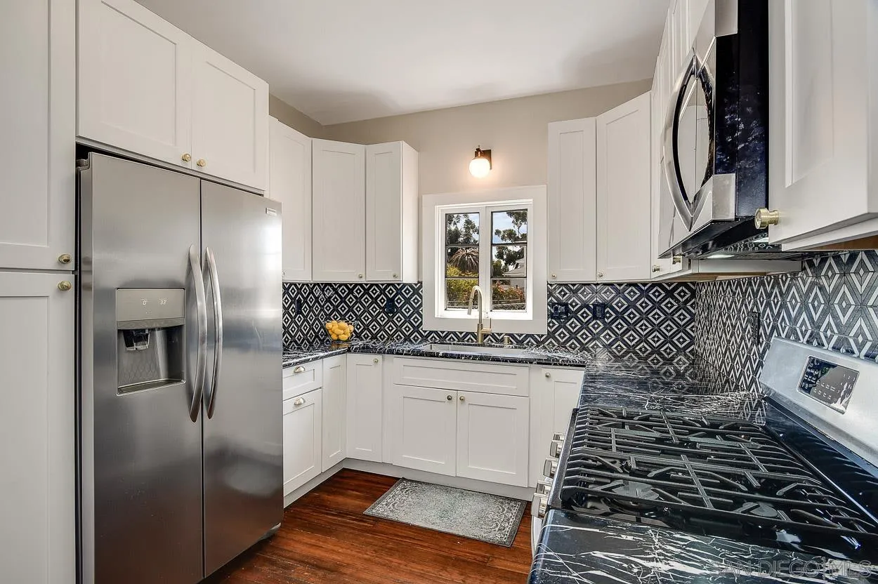 San Diego, California 92103, United States, 3 Bedrooms Bedrooms, ,2 BathroomsBathrooms,Residential,Active,78472