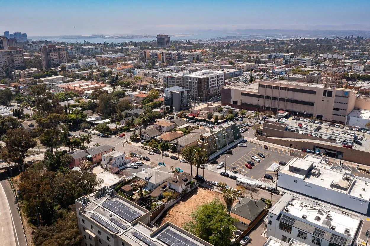 San Diego, California 92103, United States, 3 Bedrooms Bedrooms, ,2 BathroomsBathrooms,Residential,Active,78472